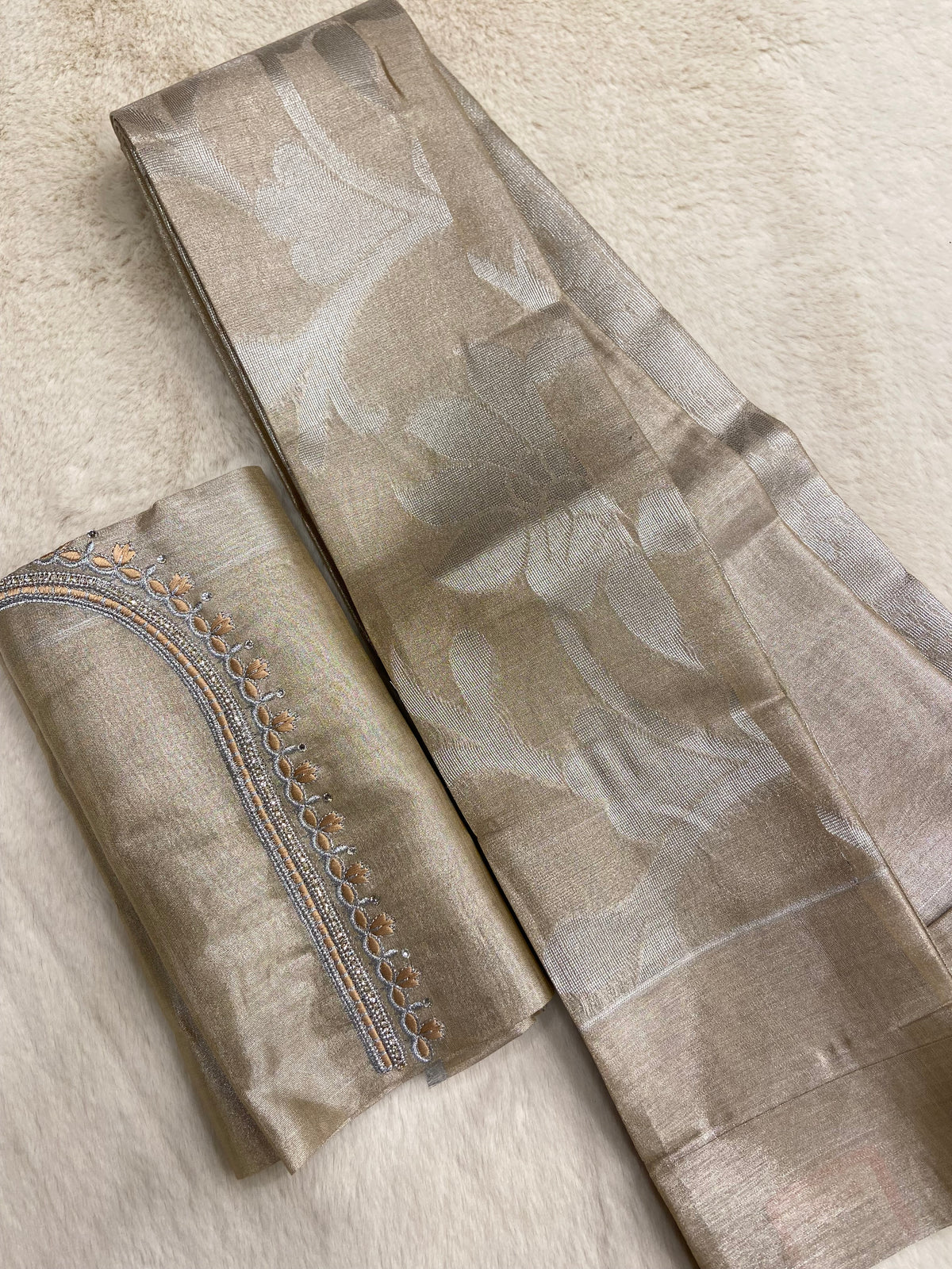 Tissue Softy With Work Blouse
