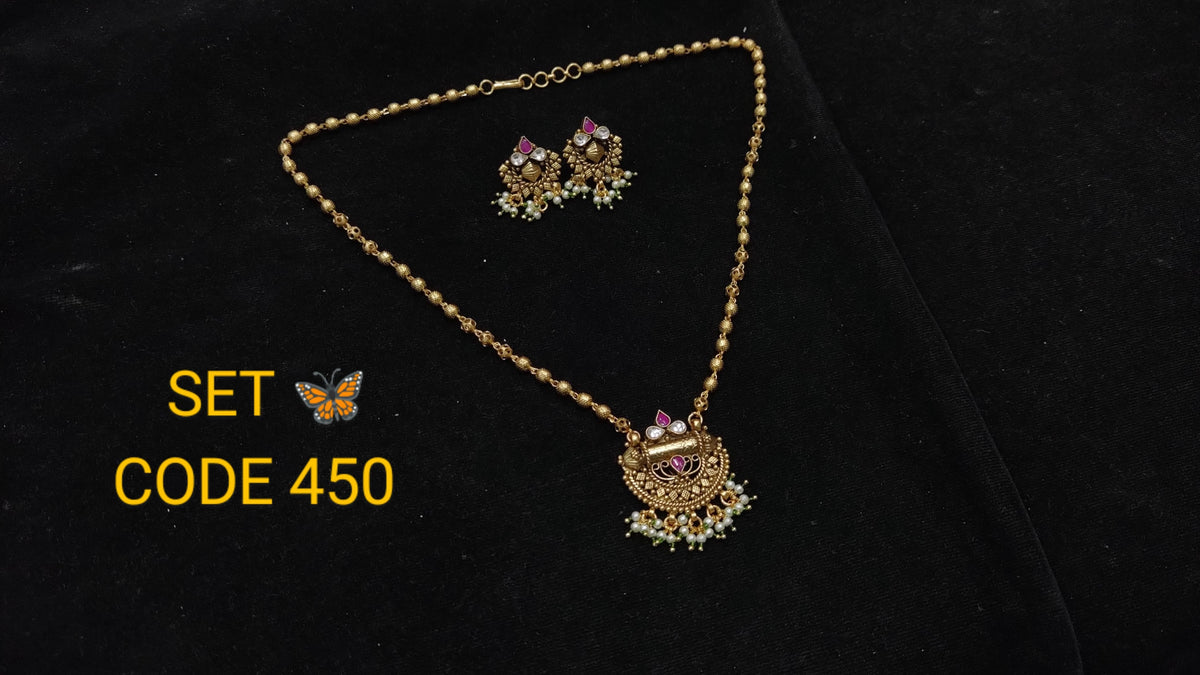Antique necklace set