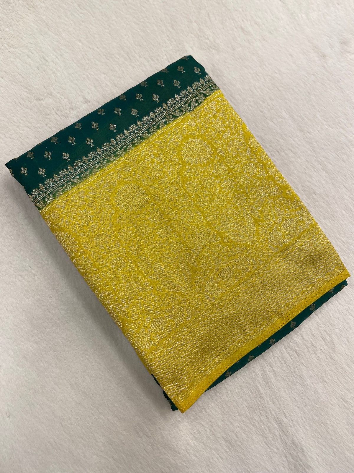 Semi Khaddi Georgette Saree ✨