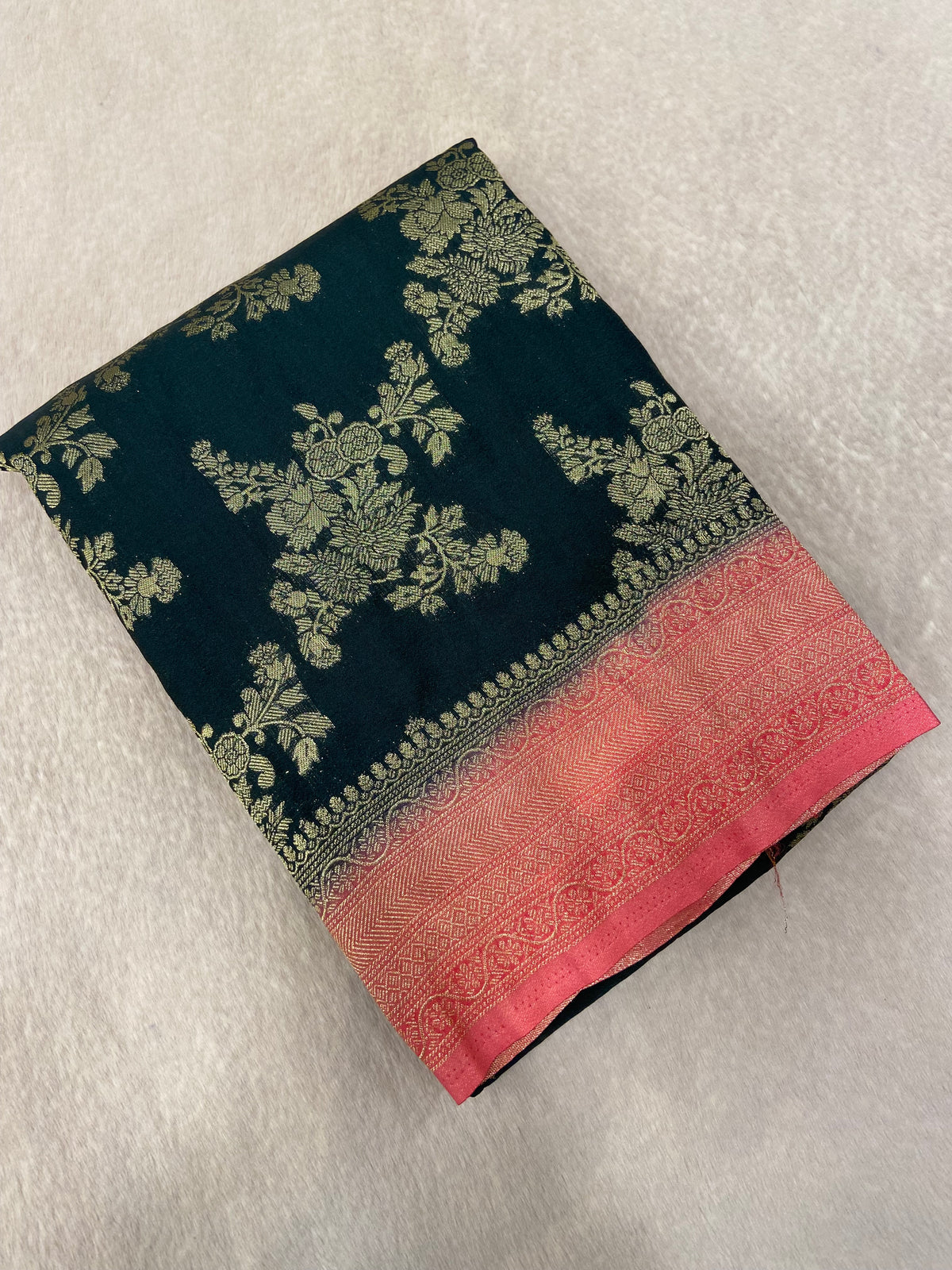 Semi Crush Georgette Saree