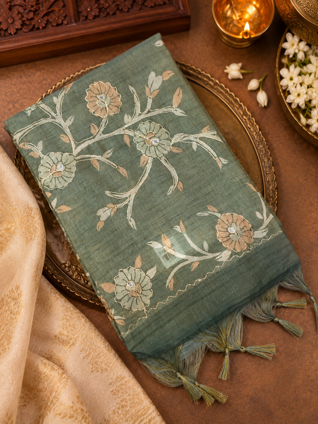 Premium quality jute linen saree with appliqué work embroidery- 902530