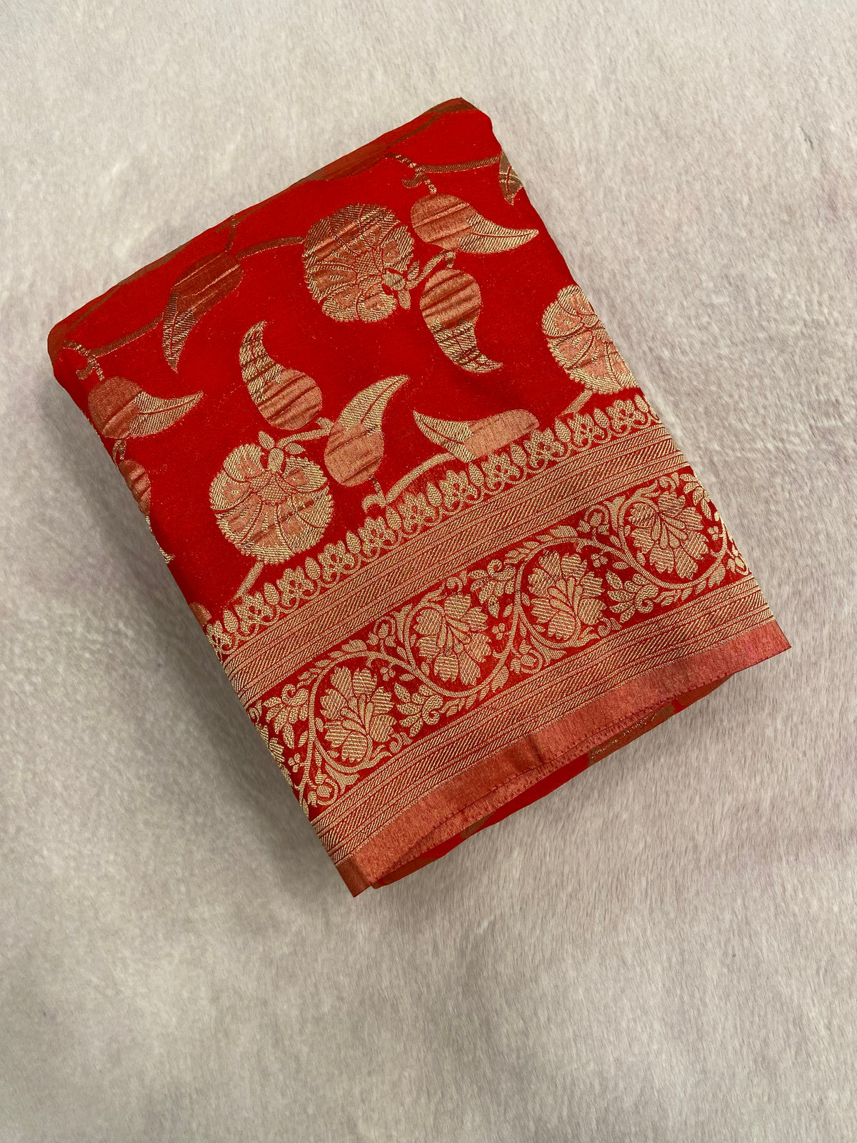 Premium Crush Georgette Saree (Red)