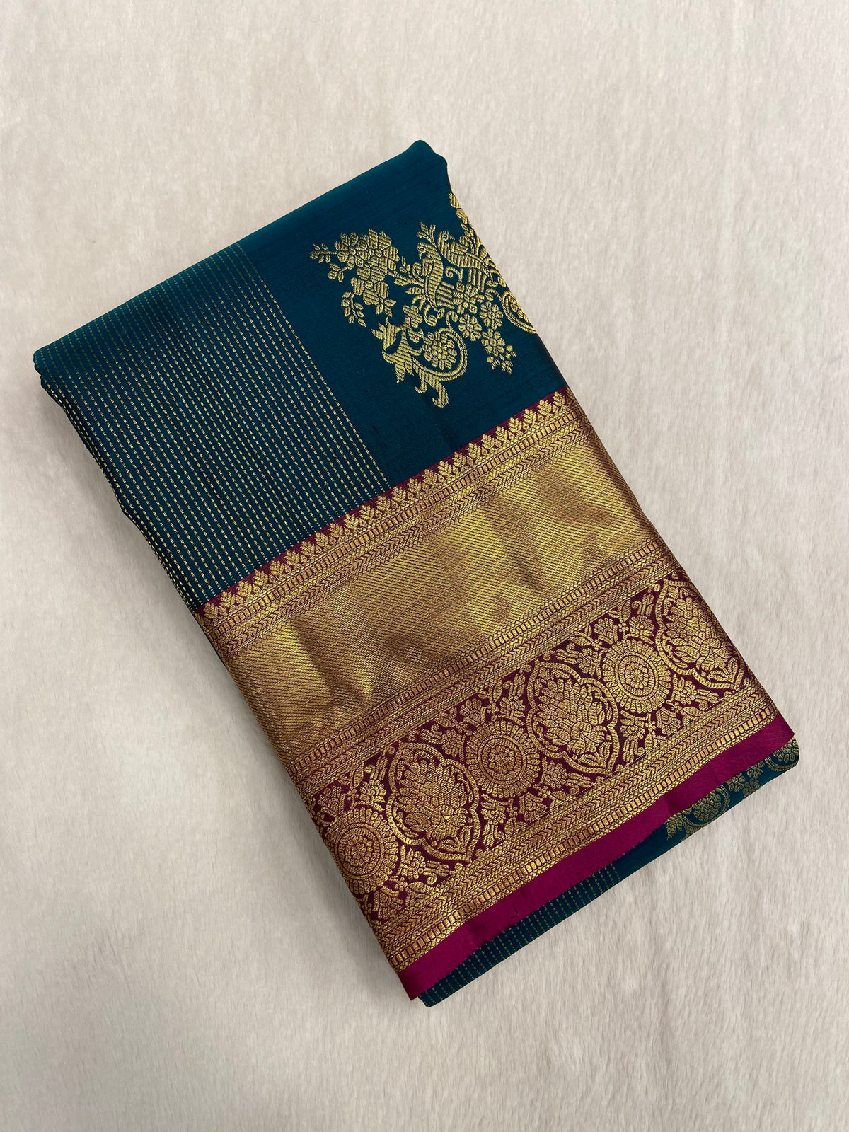 Pure 1G Zari Handloom Kanjeevaram Silk Mark Certified Saree