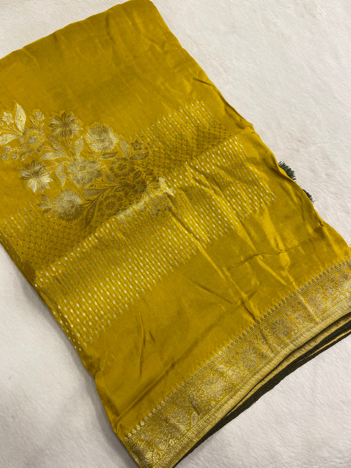 Pure Chinnon Saree✨
