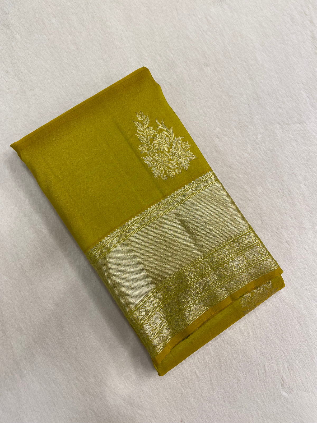 Pure 1G zari handloom Kanjeevaram silk mark certified saree