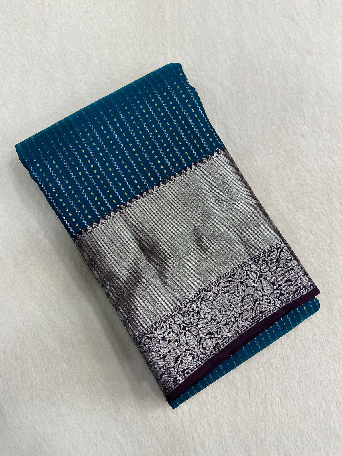 Pure 1G zari handloom Kanjeevaram silk mark certified saree