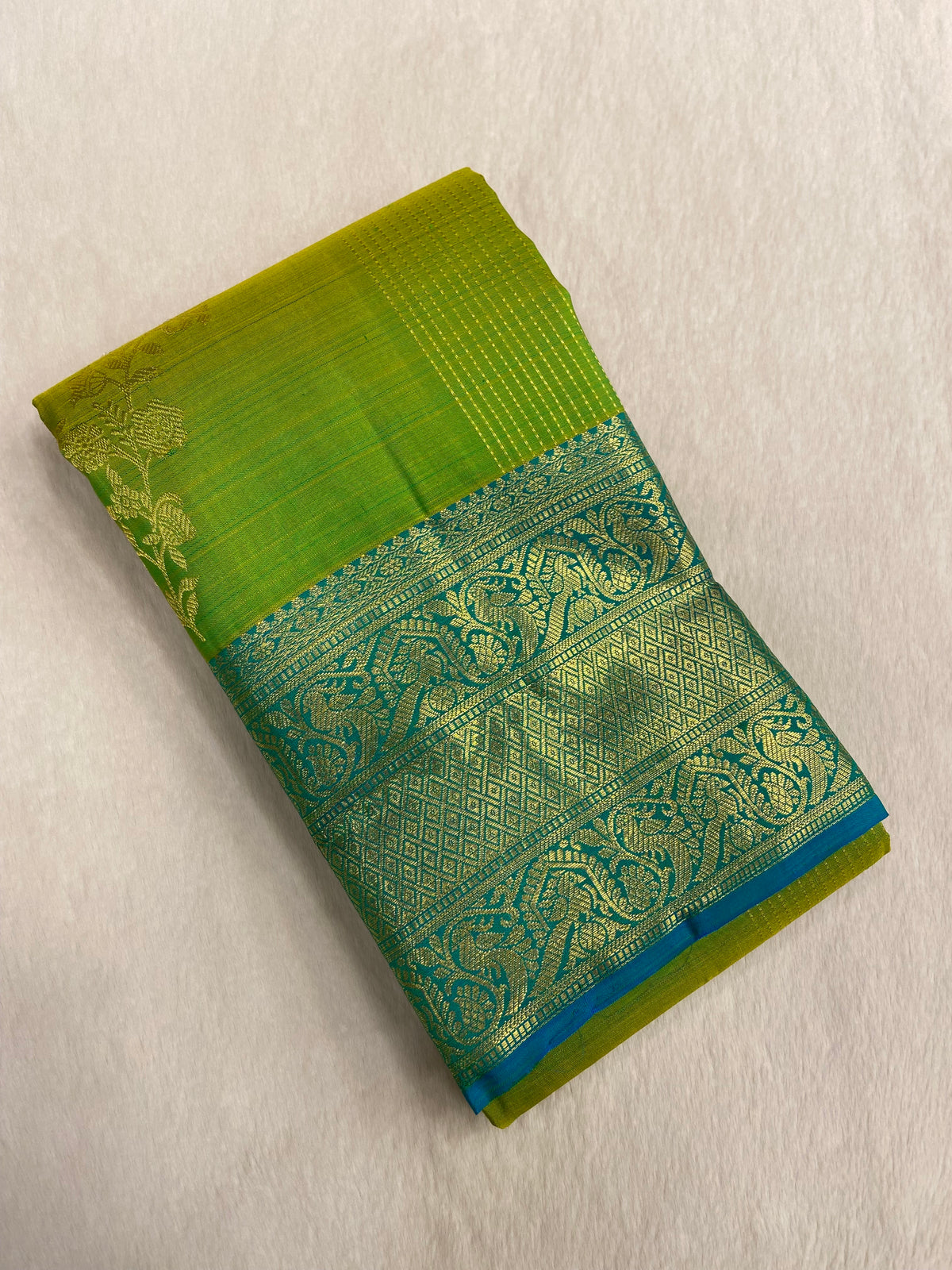 Pure 1G Zari Handloom Kanjeevaram Silk Mark Certified Saree
