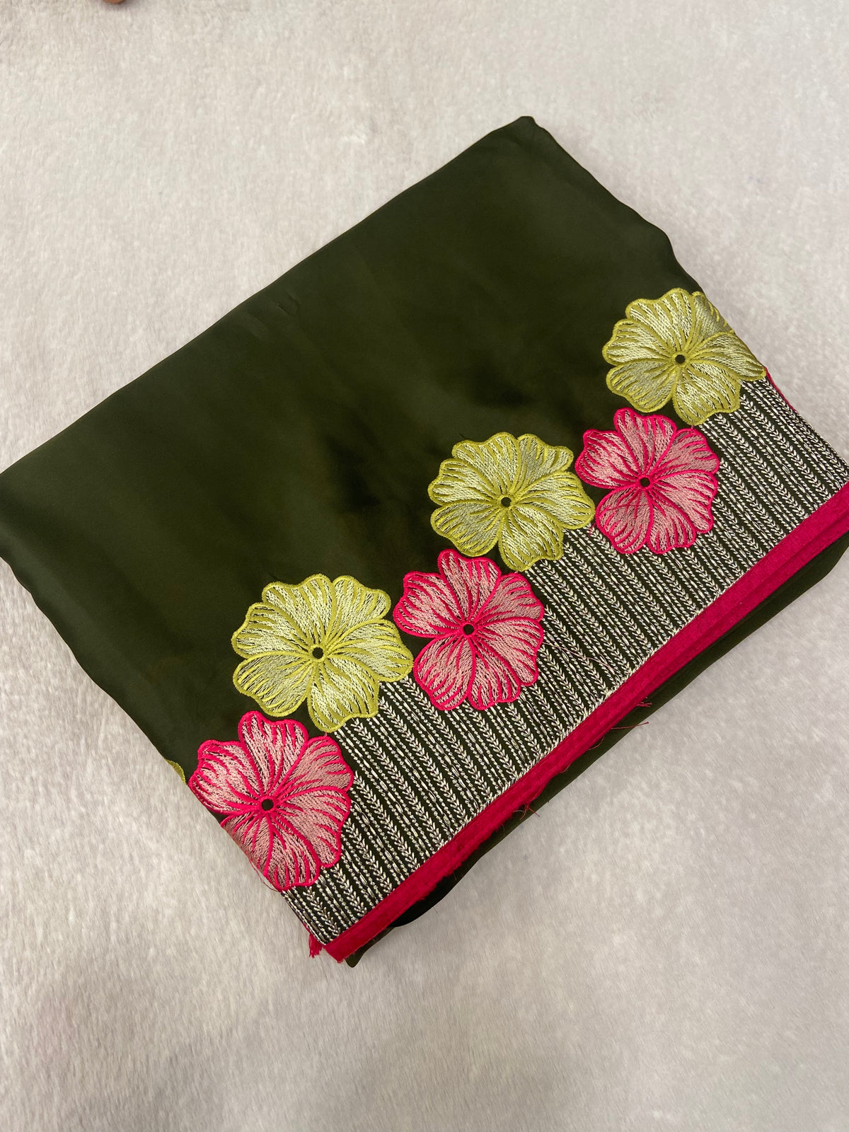 Premium Flora Crepe Silk Saree With Embroidery Border💚
