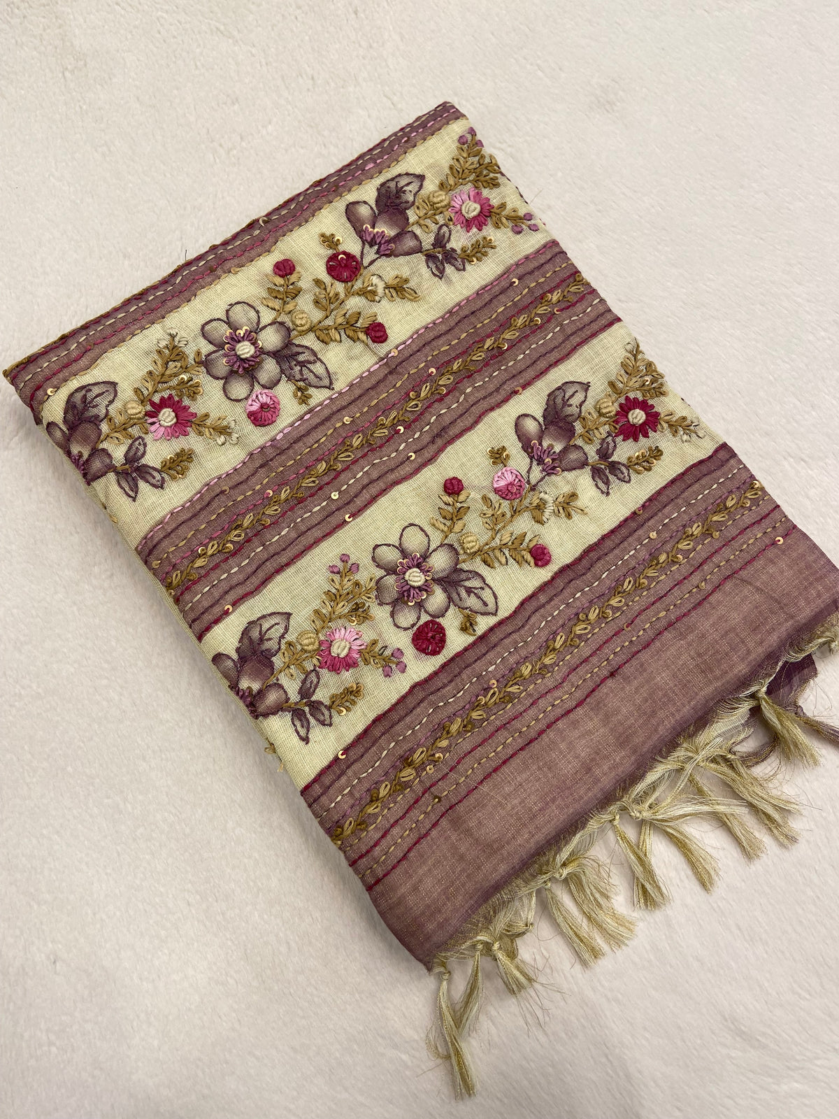 Premium kora organza with kaatha work 💜✨