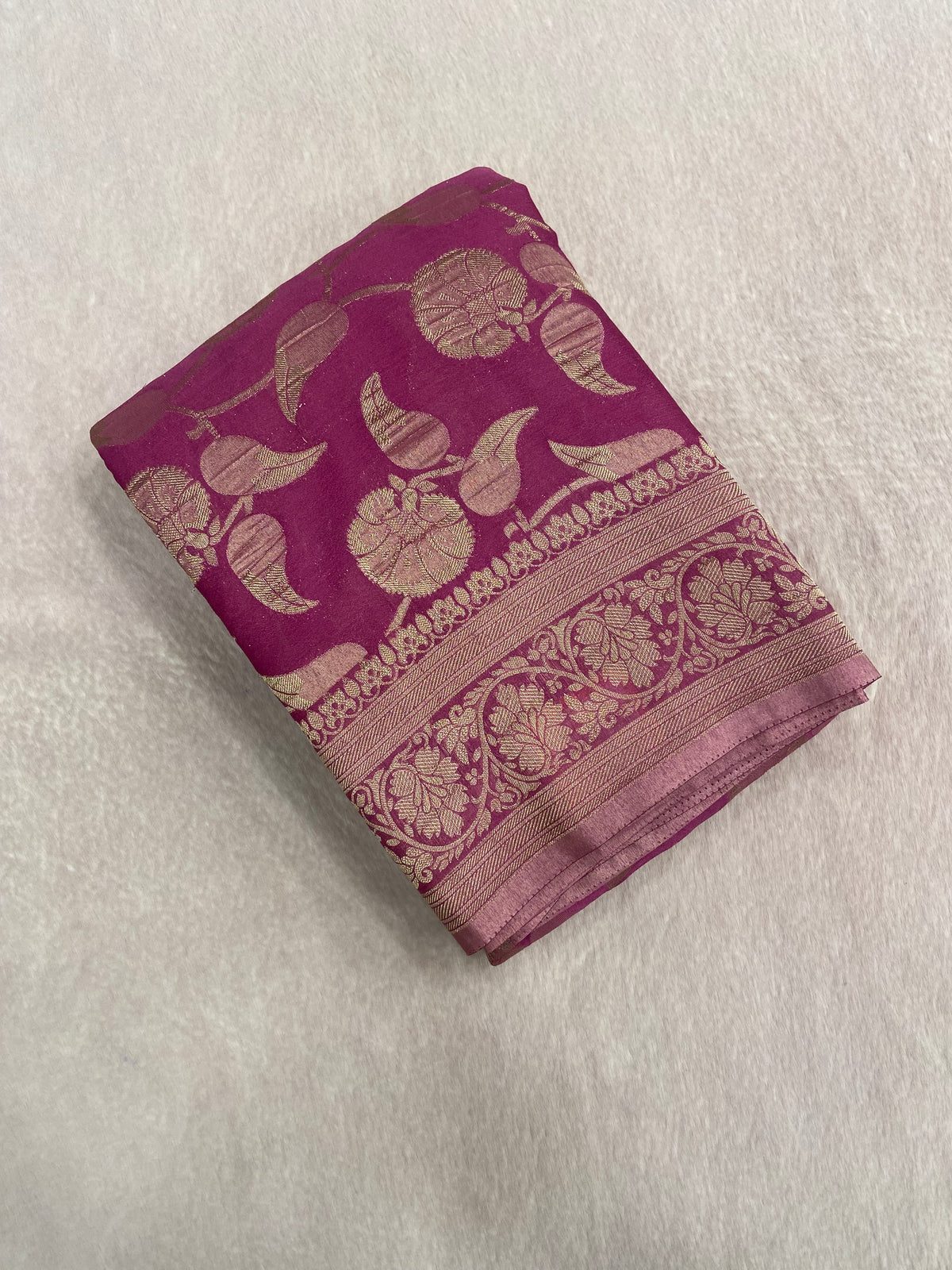 Premium Crush Georgette Saree (Lavender)