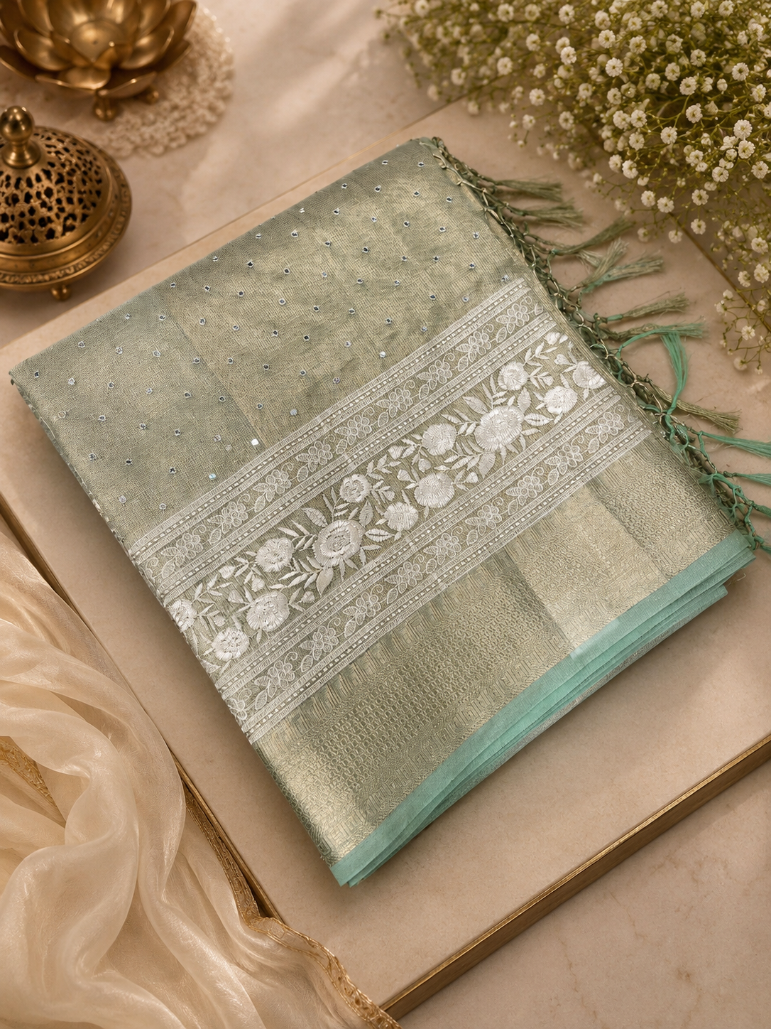 Premium Organza Saree With Thread Work