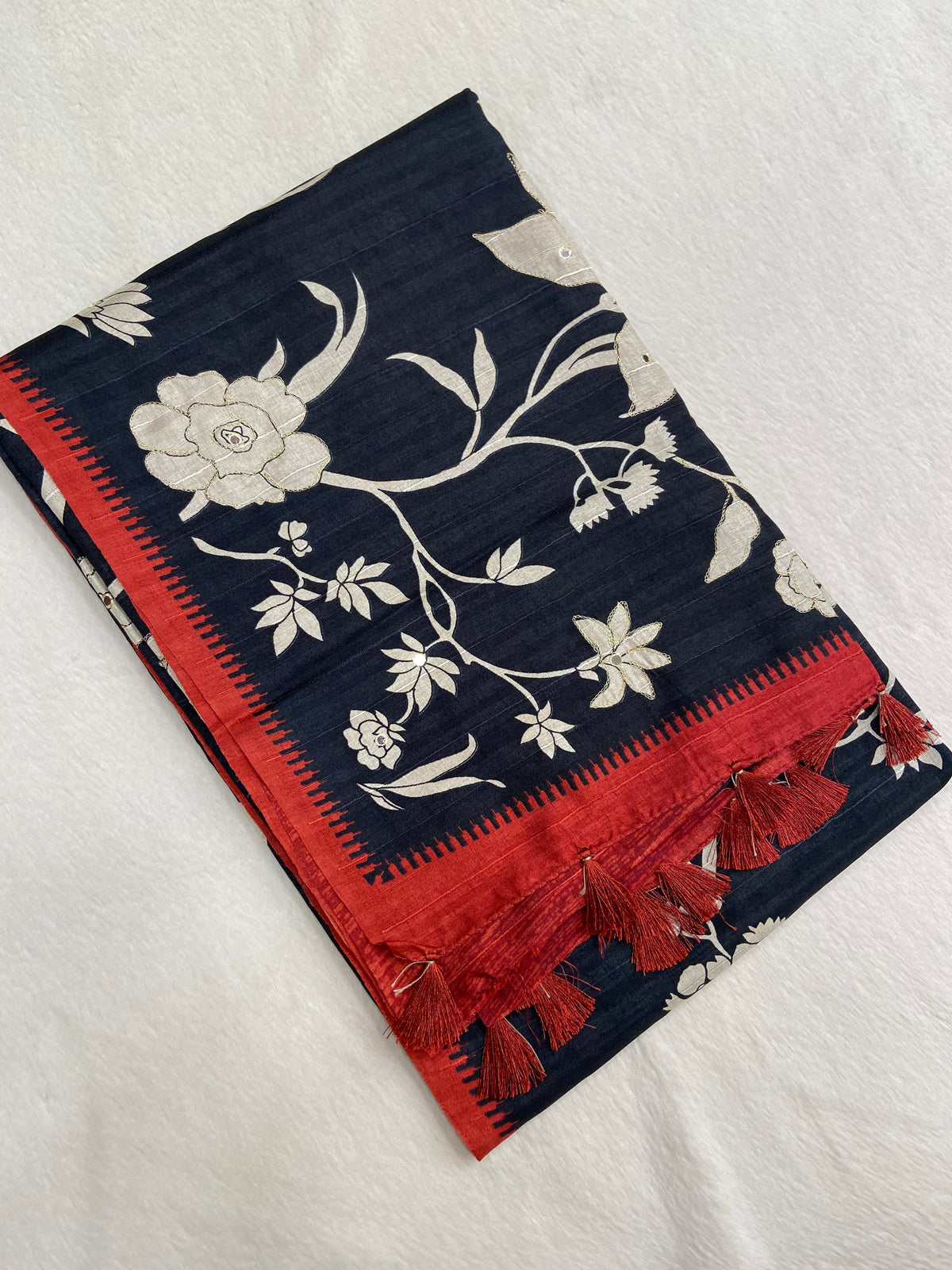 Premium Butter Silk Saree With Appliqué Zari🖤