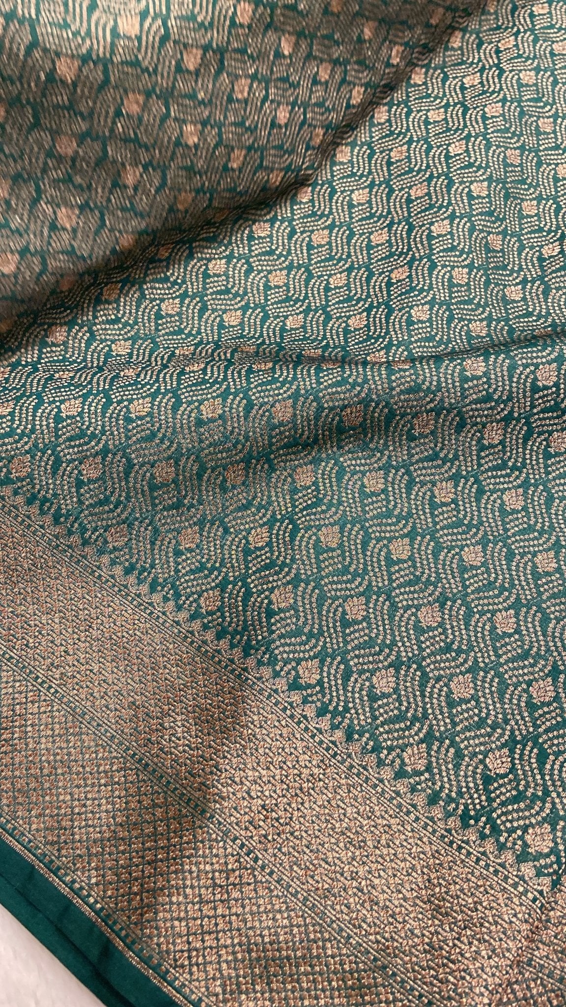 Premium Antique Banarasi Kathan Silk Saree 🟢 - Kanjeevaram Silk Mandir