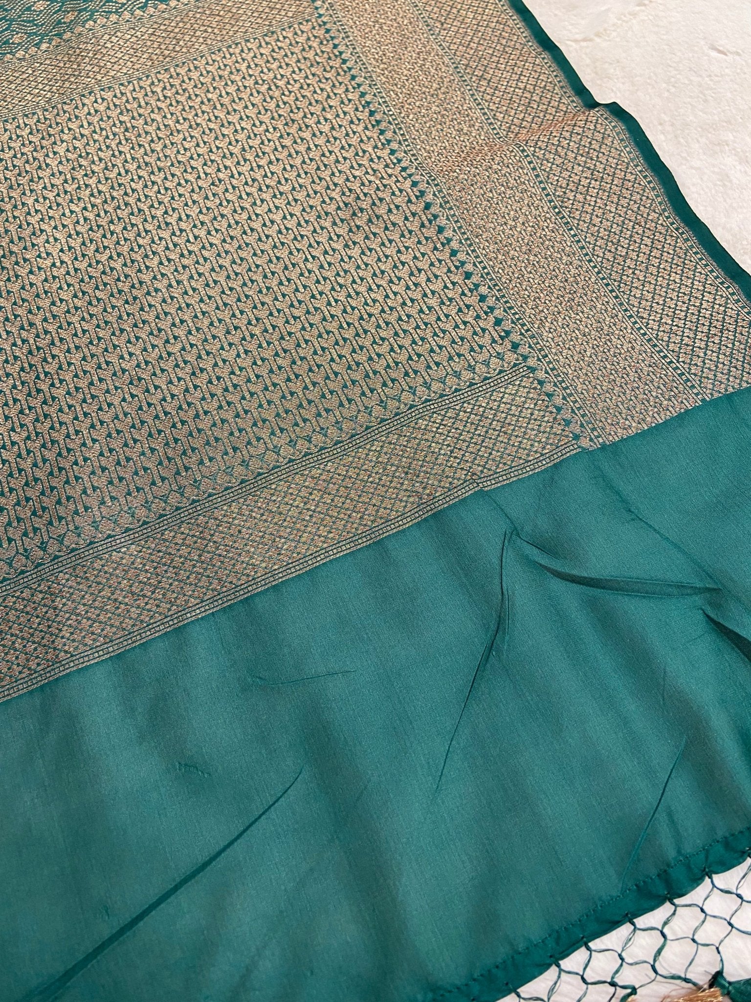 Premium Antique Banarasi Kathan Silk Saree 🟢 - Kanjeevaram Silk Mandir