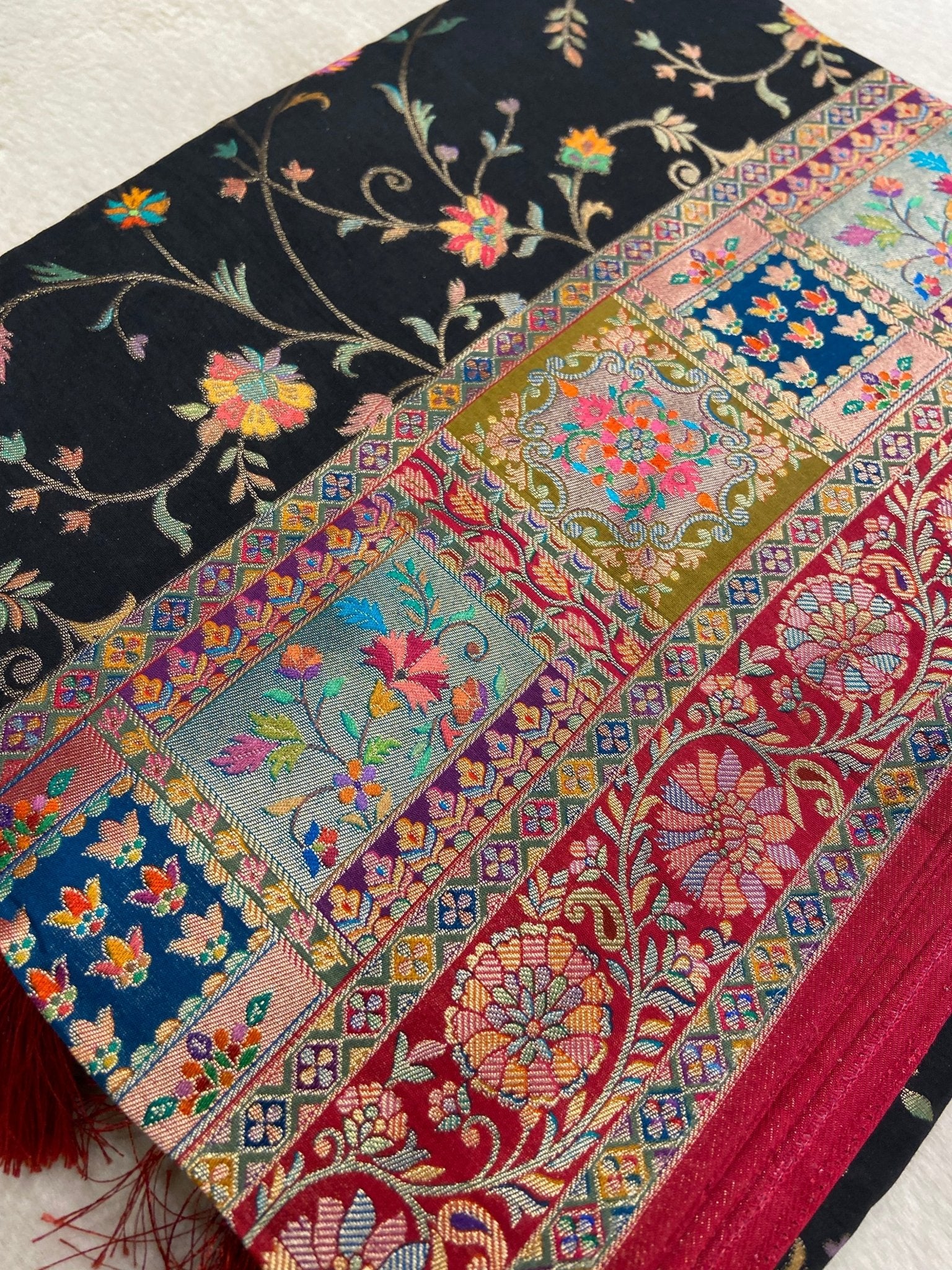Premium Banarasi Crepe Position Print Saree🖤 - Kanjeevaram Silk Mandir