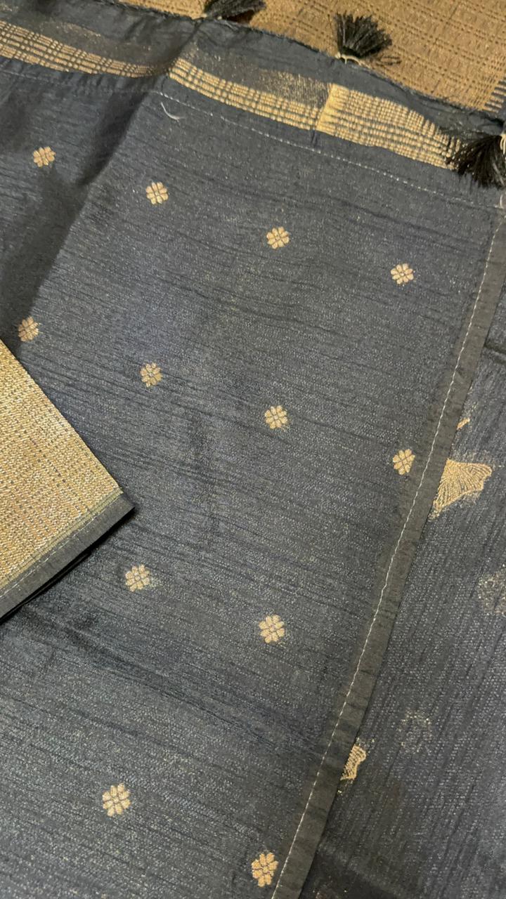 Premium butter crepe silk saree - Kanjeevaram Silk Mandir
