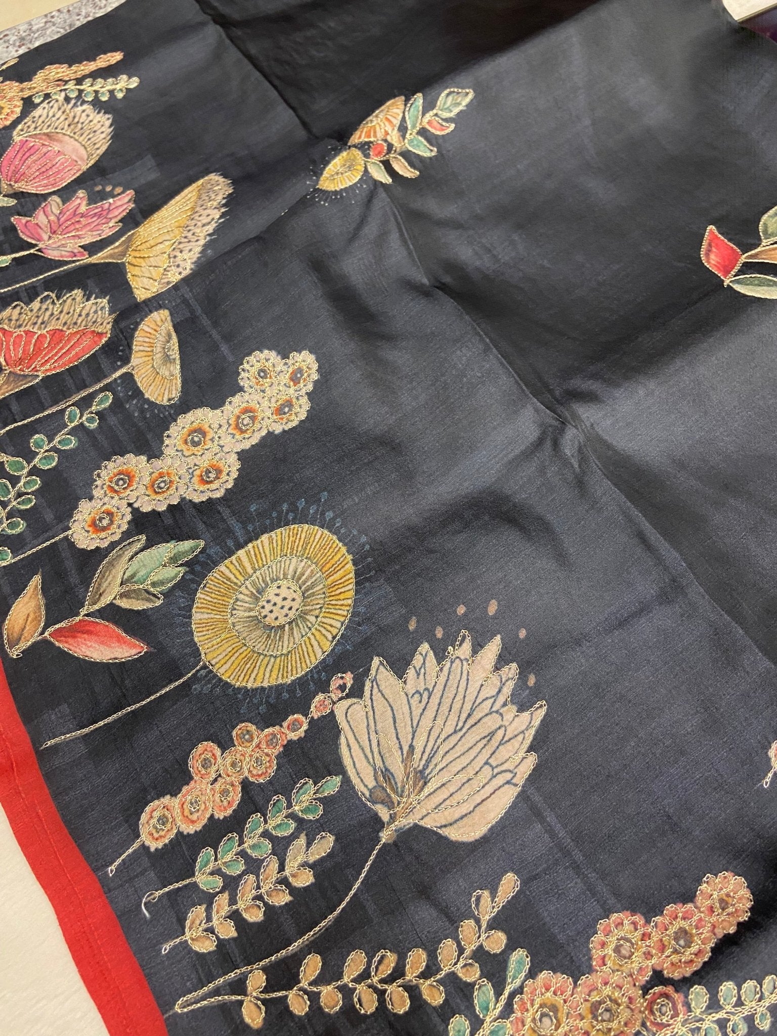 Premium Butter Silk Saree With Appliqué Zari🖤 - Kanjeevaram Silk Mandir