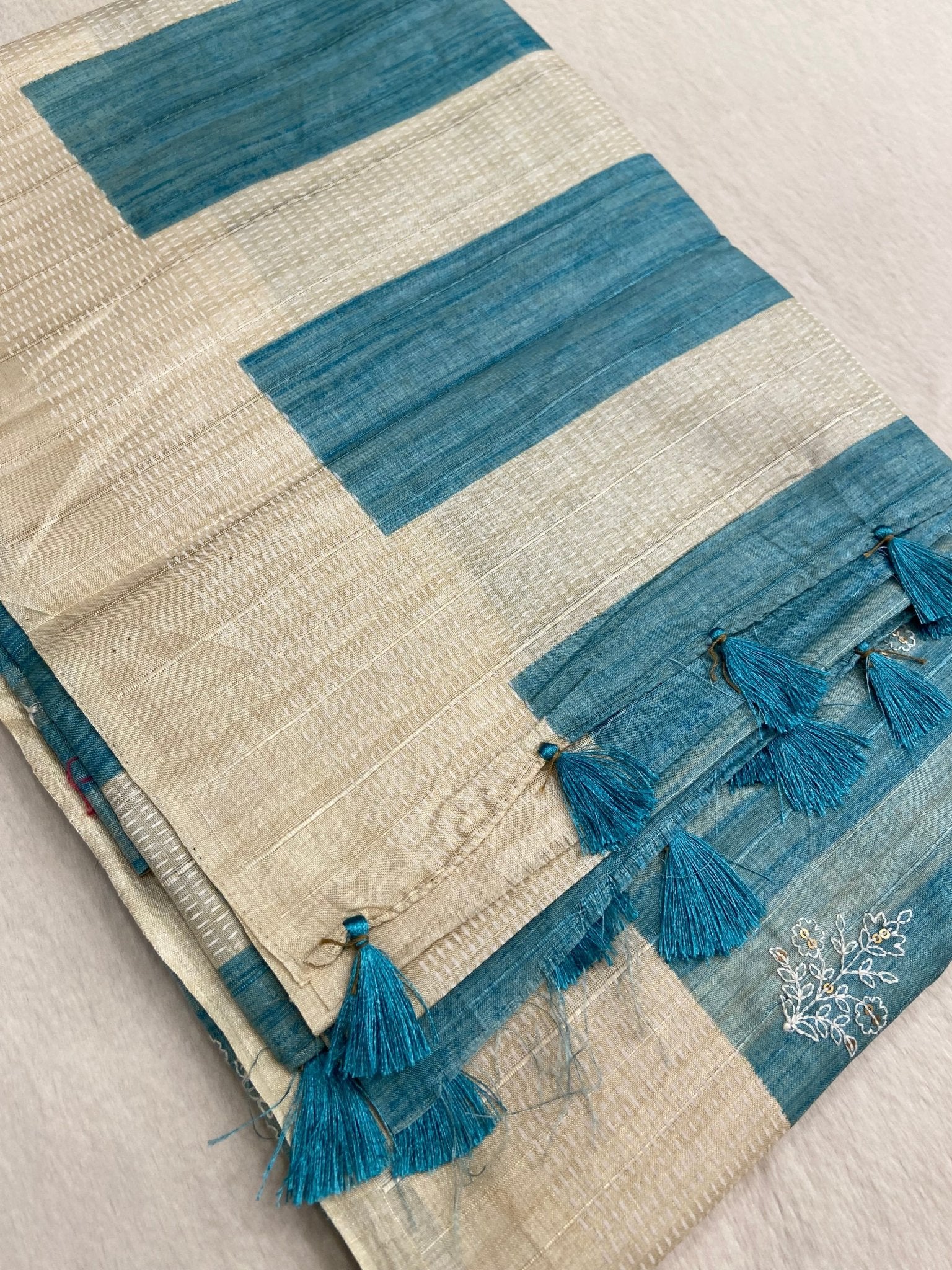 Premium Butter Silk Saree With Appliqué Zari - Kanjeevaram Silk Mandir