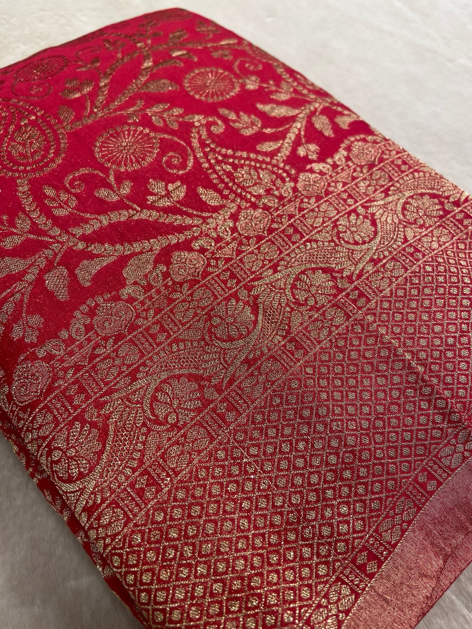 Premium Crush Georgette Saree - Kanjeevaram Silk Mandir