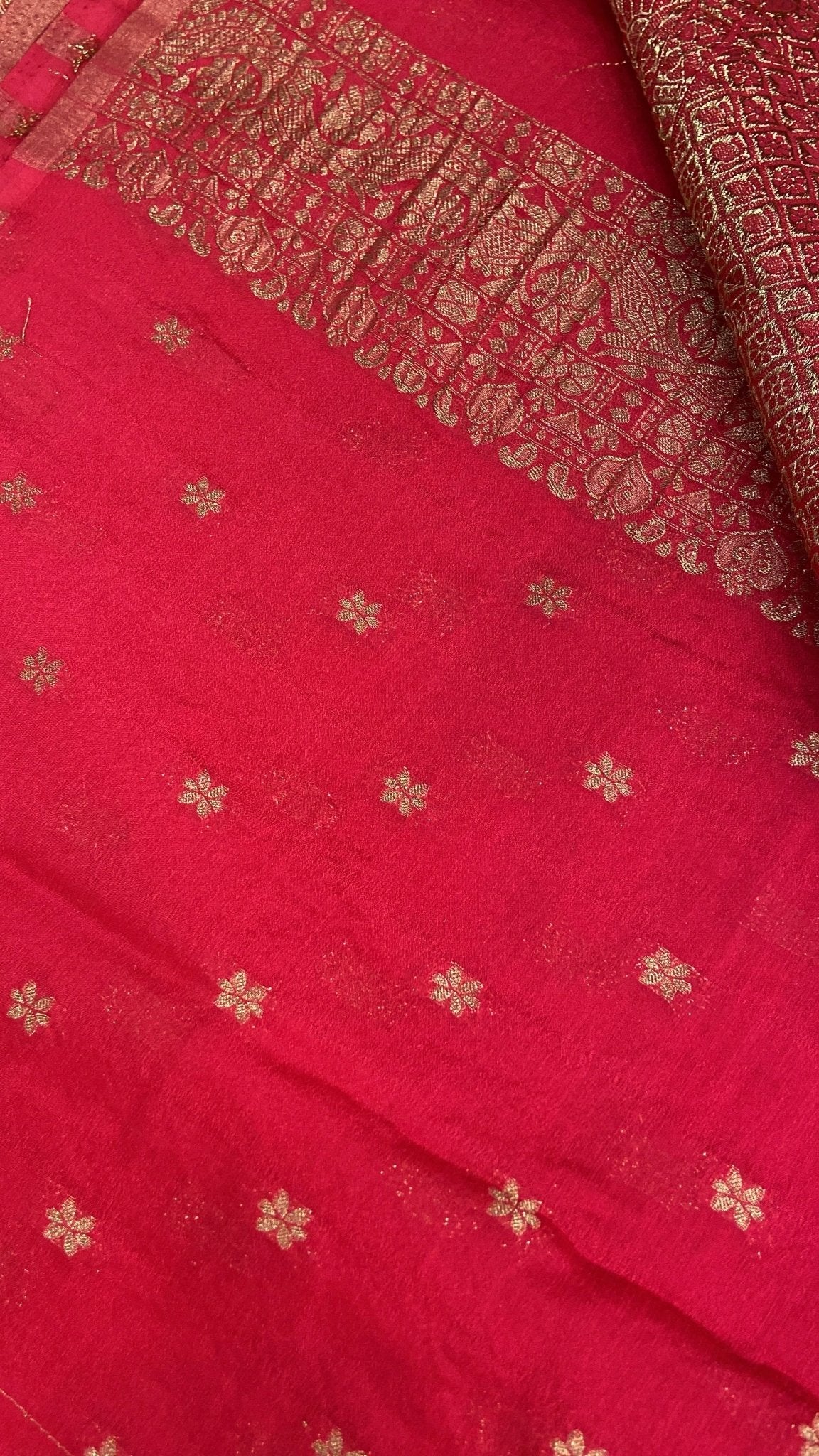 Premium Crush Georgette Saree - Kanjeevaram Silk Mandir