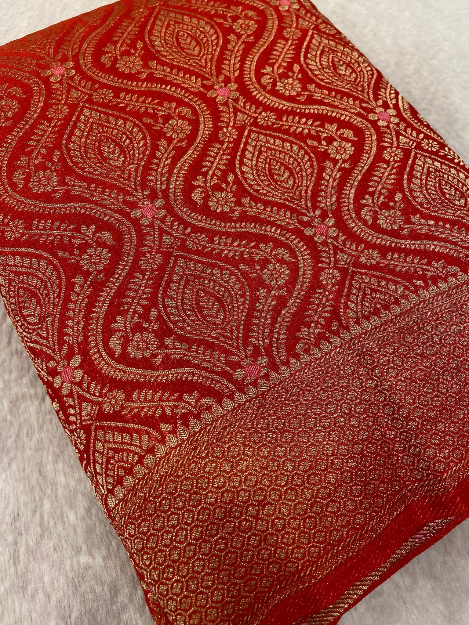 Premium Crush Georgette Saree - Kanjeevaram Silk Mandir