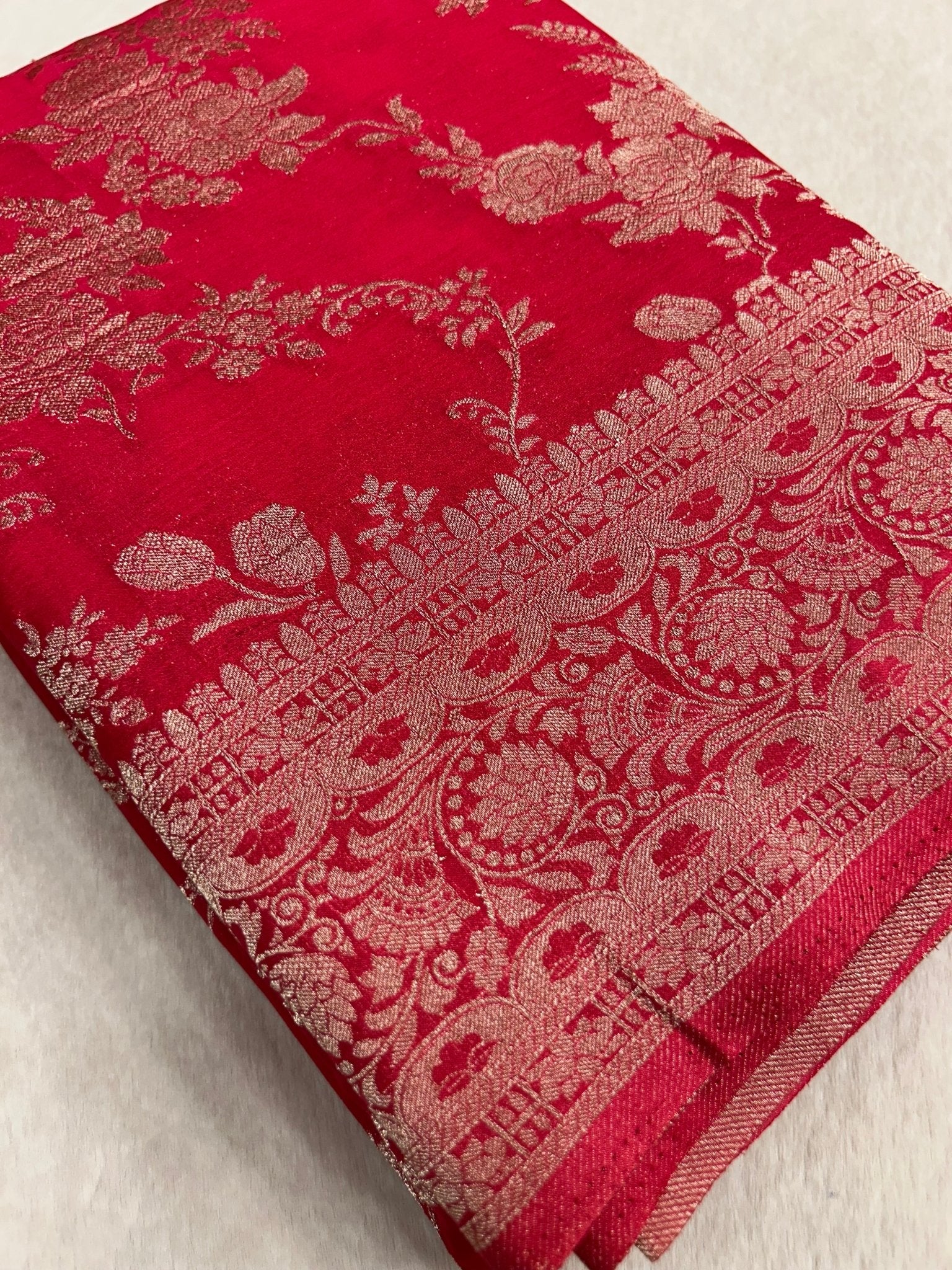 Premium Crush Georgette Saree 🌸💓 - Kanjeevaram Silk Mandir