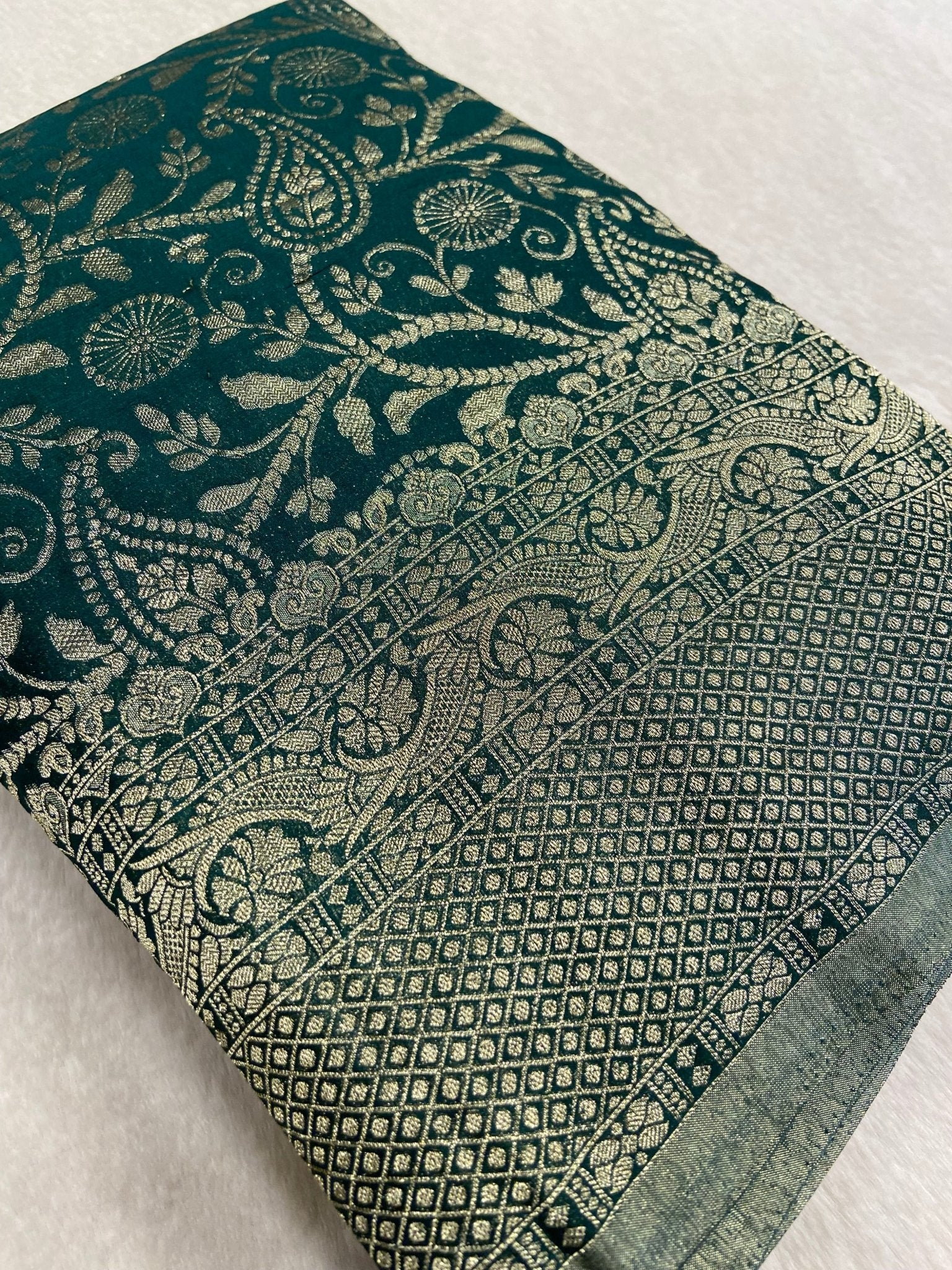 Premium Crush Georgette Saree - Kanjeevaram Silk Mandir