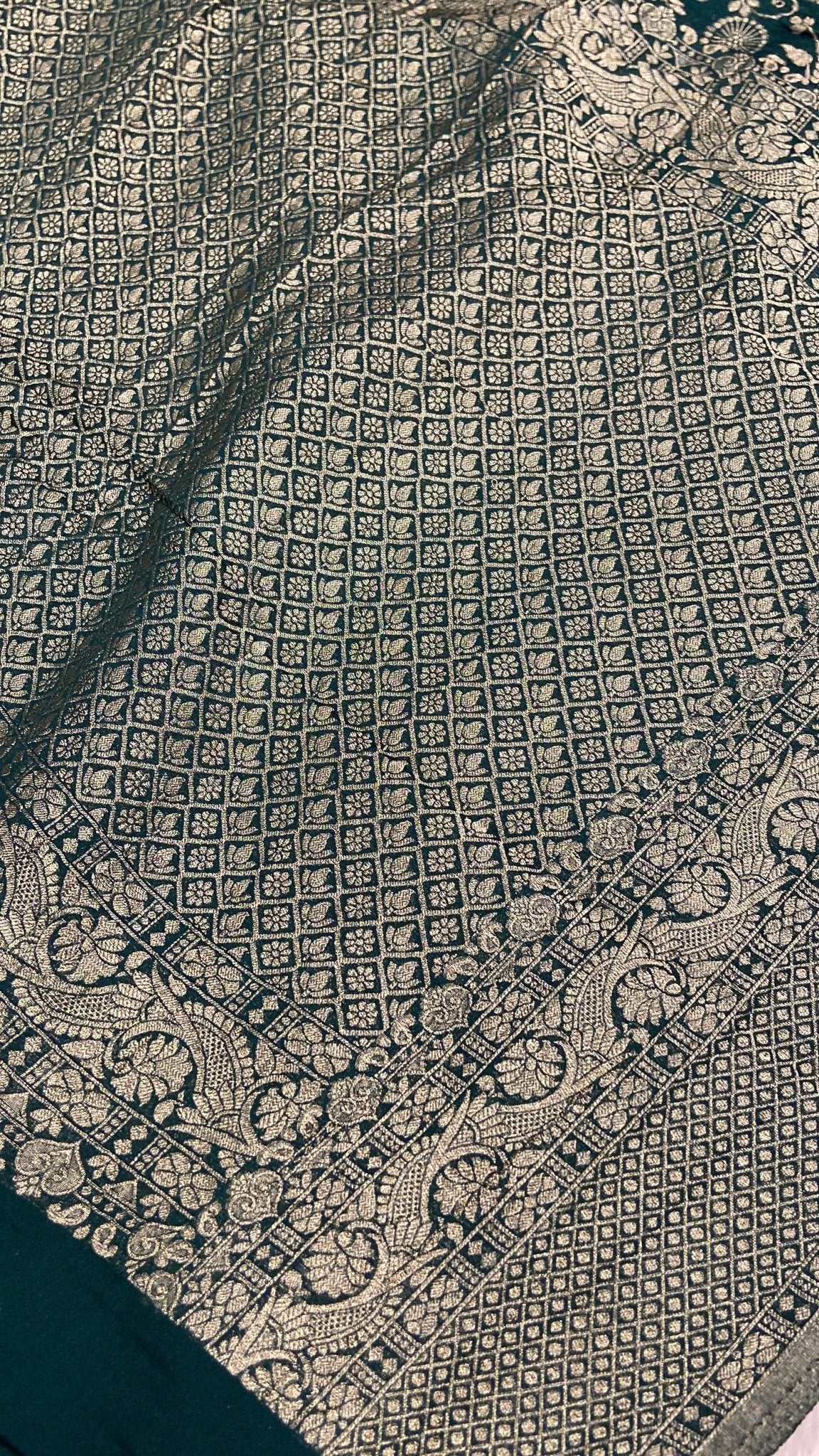 Premium Crush Georgette Saree - Kanjeevaram Silk Mandir