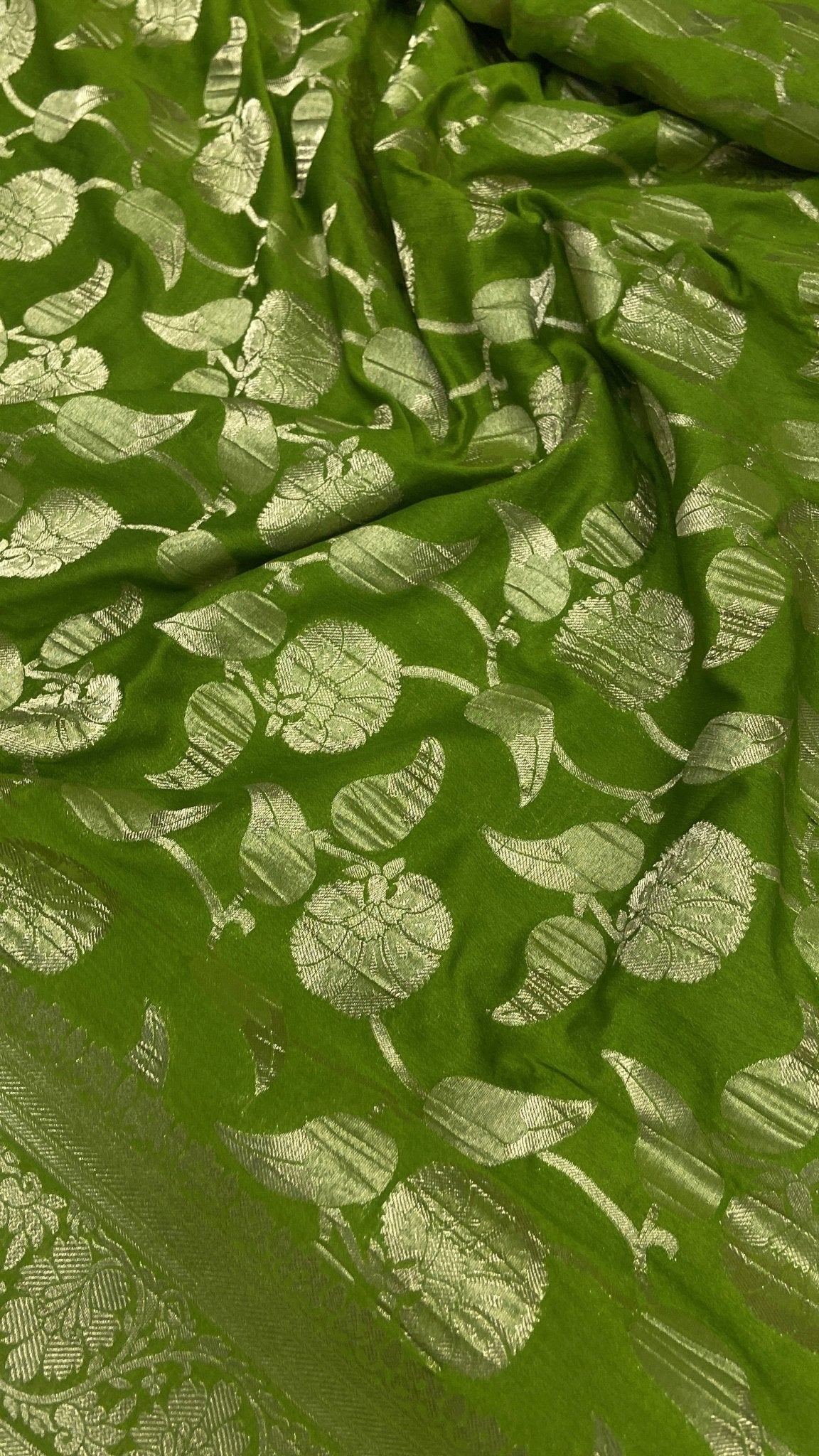 Premium Crush Georgette Saree - Kanjeevaram Silk Mandir