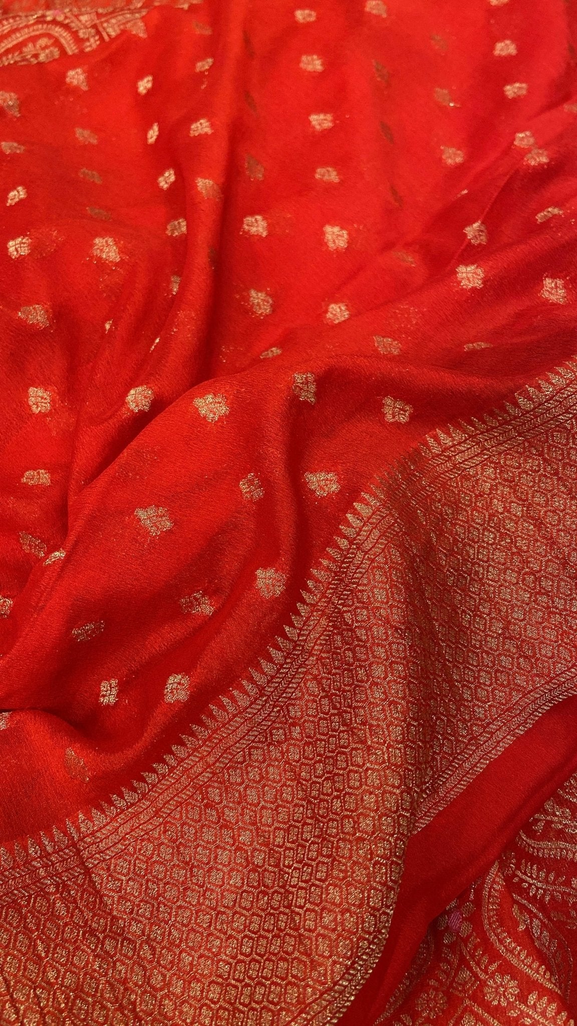 Premium Crush Georgette Saree - Kanjeevaram Silk Mandir