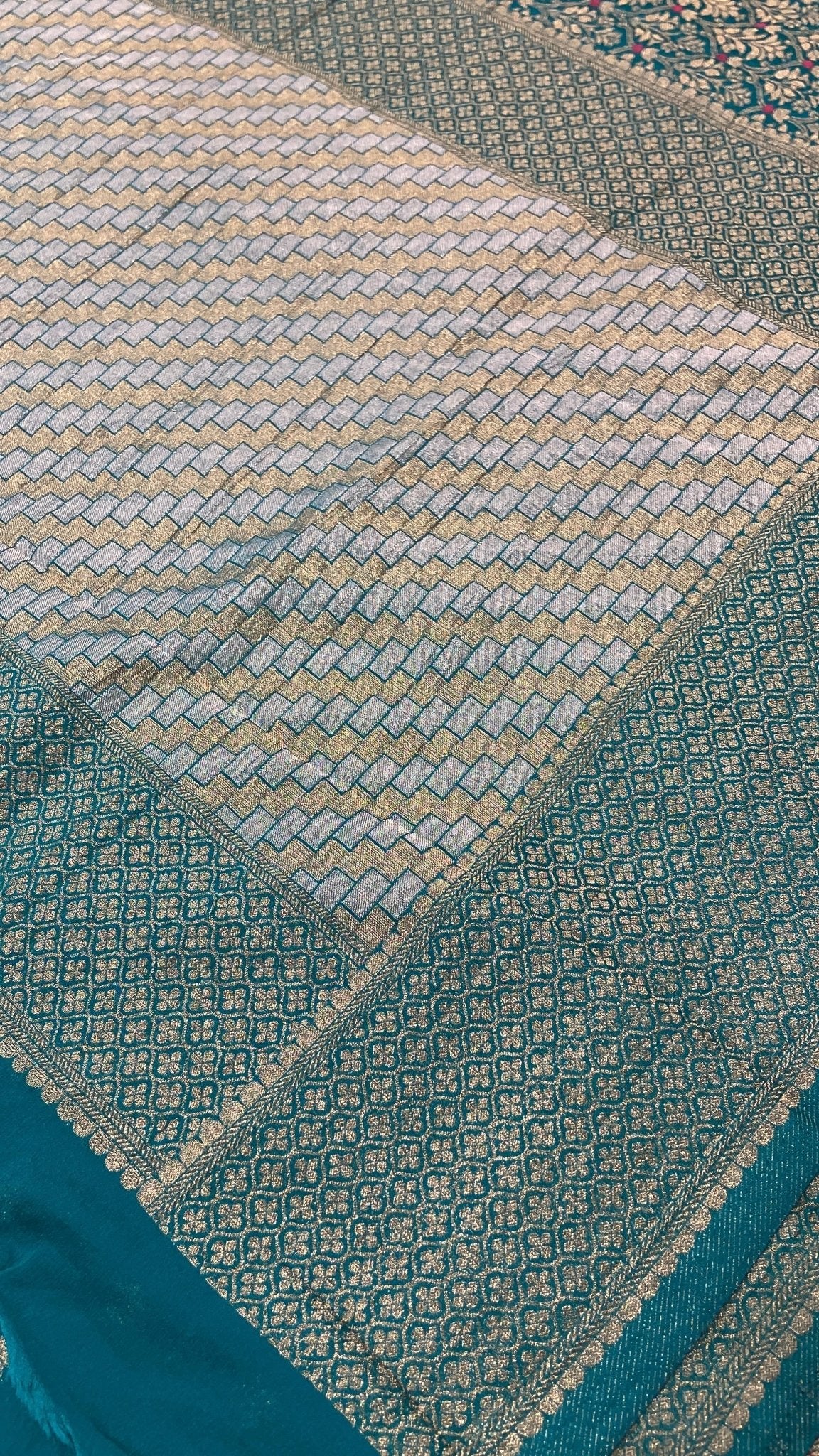 Premium Crush Georgette Saree - Kanjeevaram Silk Mandir