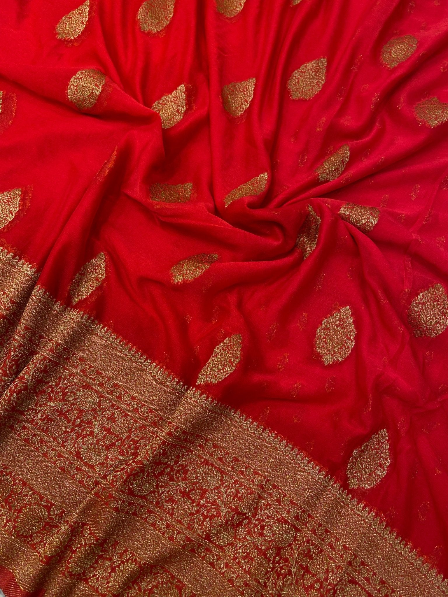 Premium Crush Georgette Saree - Kanjeevaram Silk Mandir