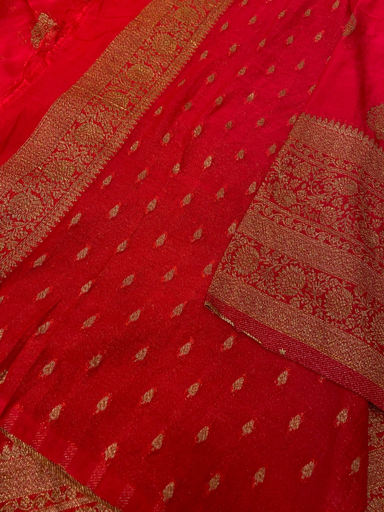 Premium Crush Georgette Saree - Kanjeevaram Silk Mandir