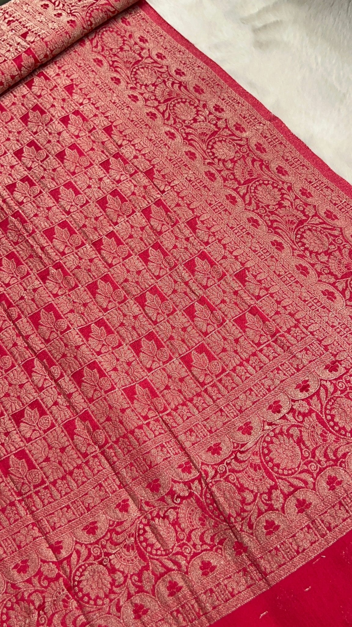 Premium Crush Georgette Saree 🌸💓 - Kanjeevaram Silk Mandir