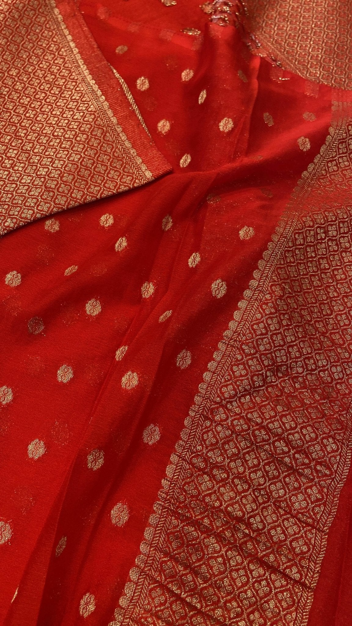 Premium Crush Georgette Saree - Kanjeevaram Silk Mandir