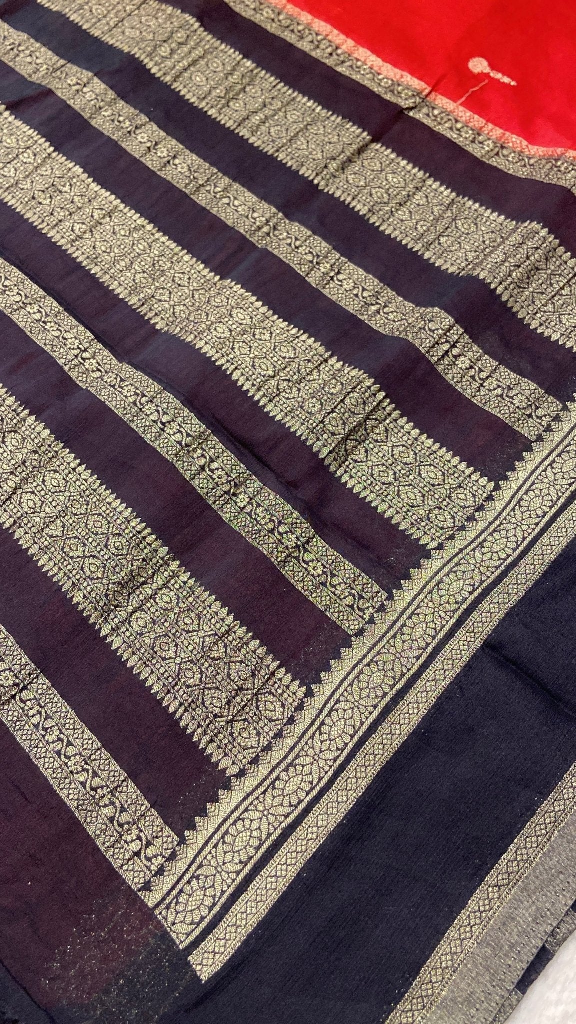 Premium Crush Georgette Saree - Kanjeevaram Silk Mandir