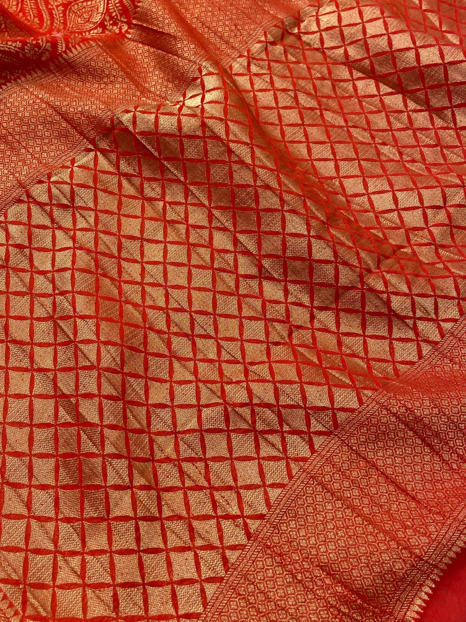 Premium Crush Georgette Saree - Kanjeevaram Silk Mandir