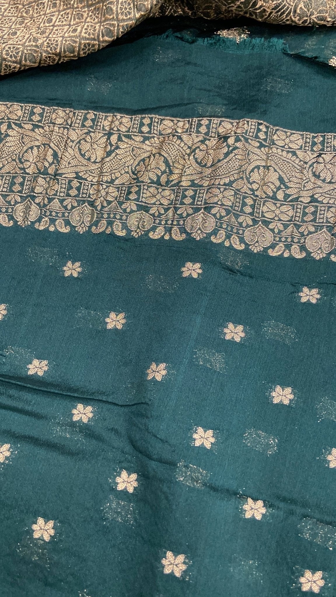 Premium Crush Georgette Saree - Kanjeevaram Silk Mandir
