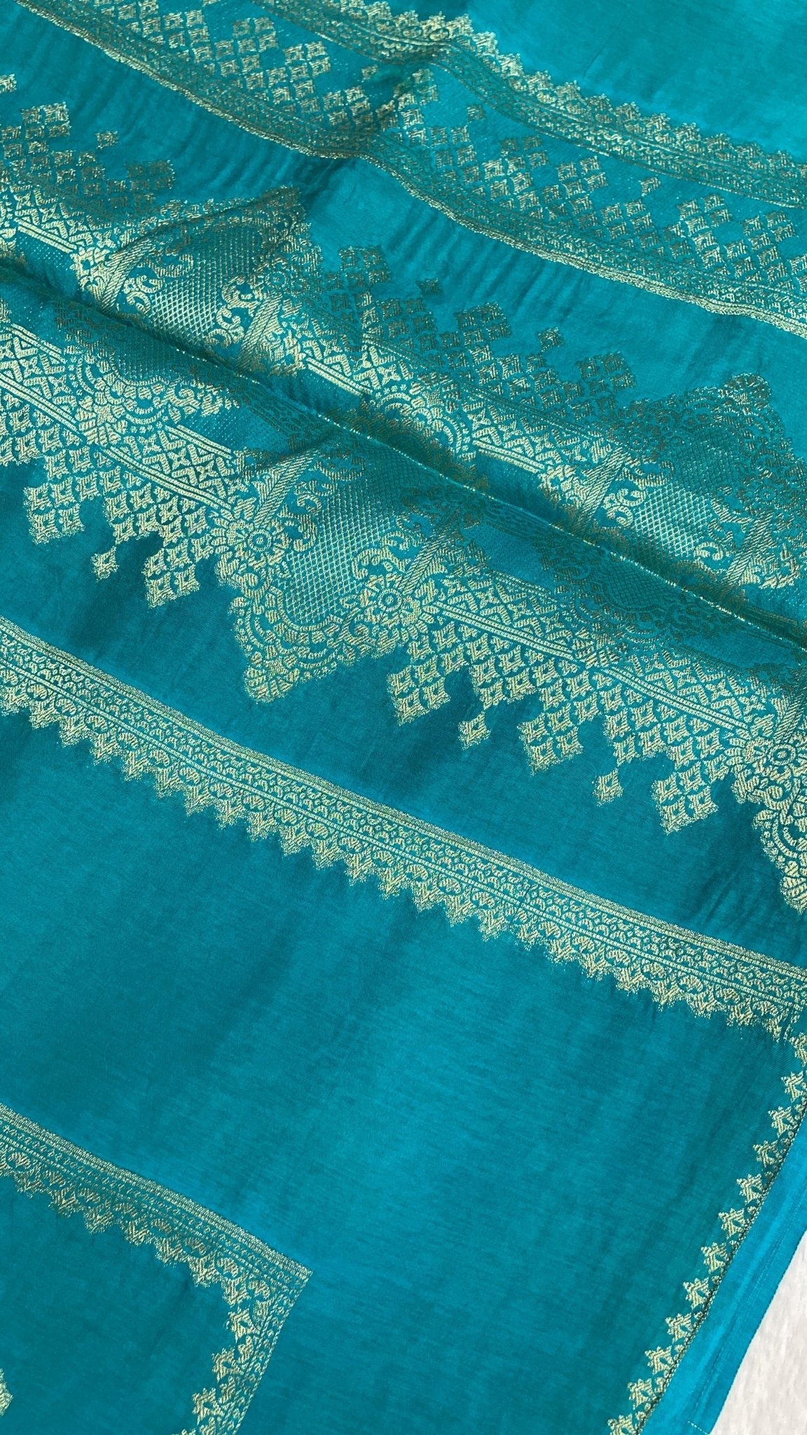 Premium Kolkata Crepe Silk Saree - Kanjeevaram Silk Mandir