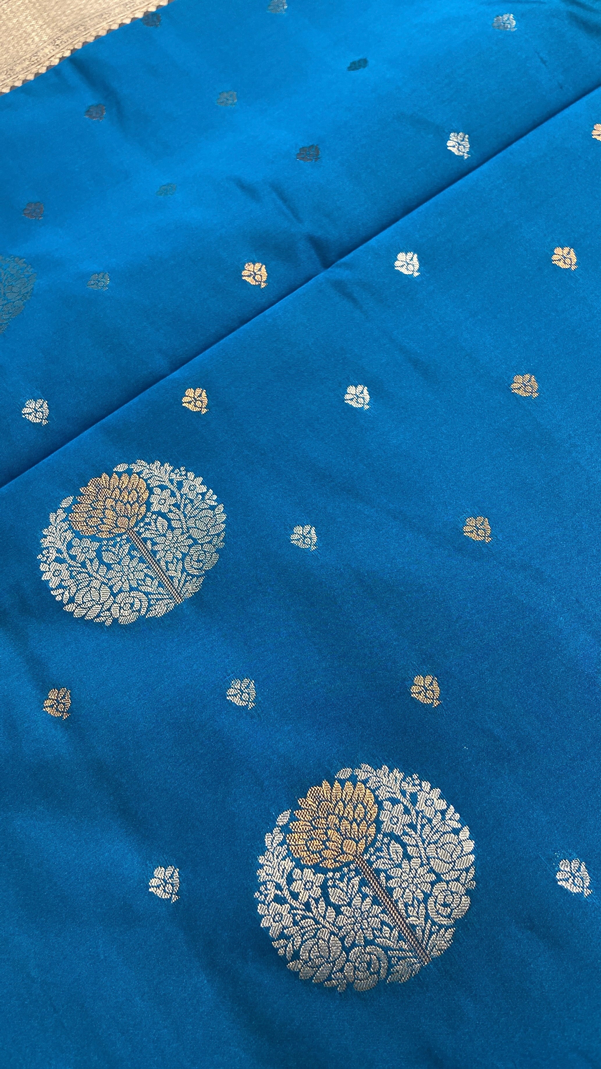 Premium Quality Luxury Silk Saree - Kanjeevaram Silk Mandir