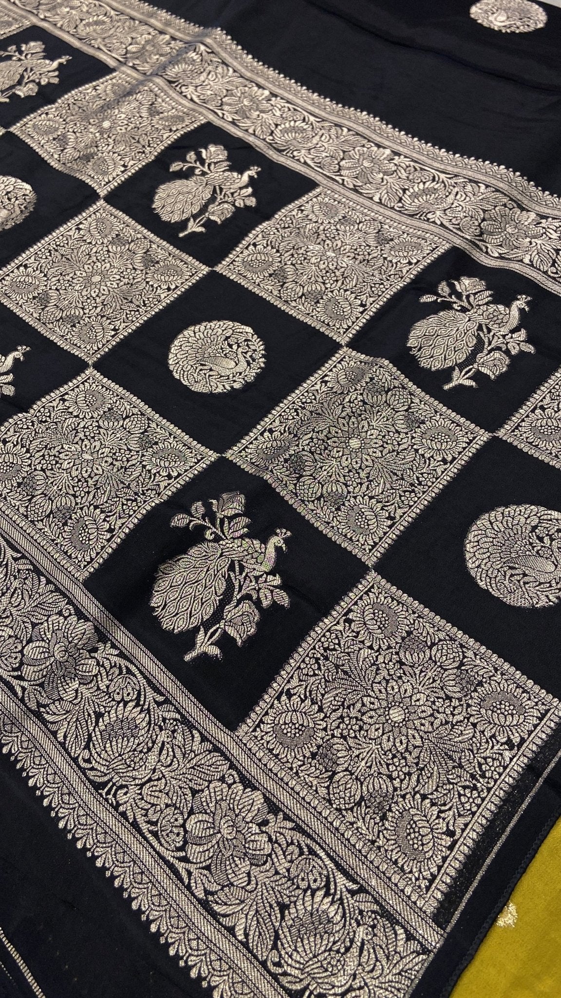 Premium Russian Silk Saree🦚 - Kanjeevaram Silk Mandir