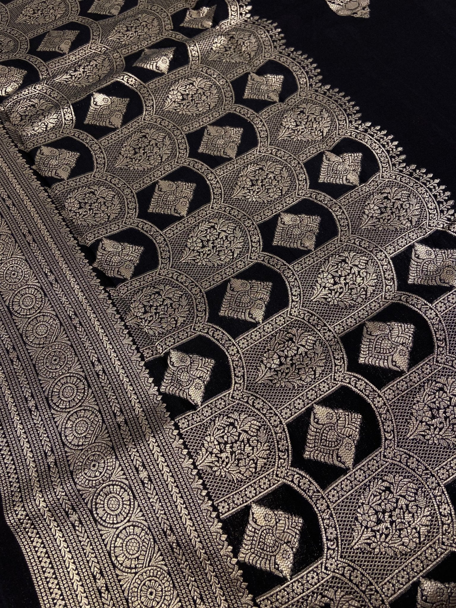 Premium Russian Silk Saree - Kanjeevaram Silk Mandir