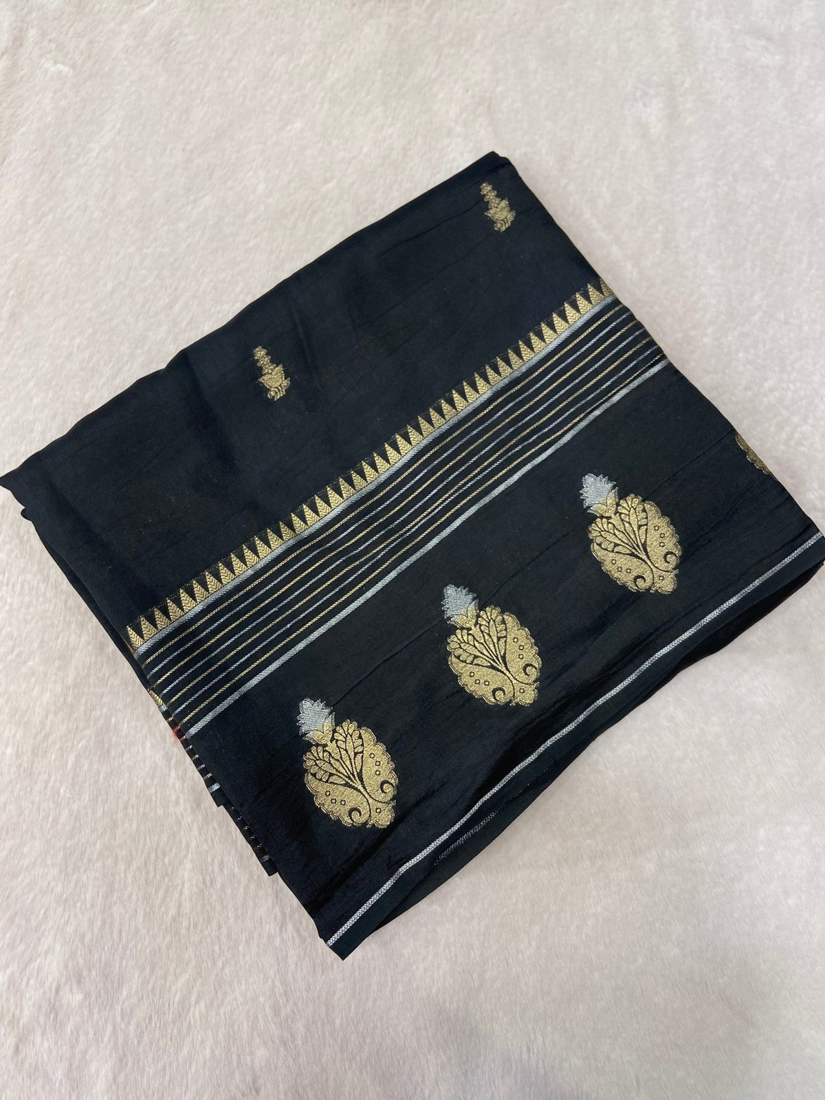Premium Semi Crepe Silk Saree🖤 - Kanjeevaram Silk Mandir