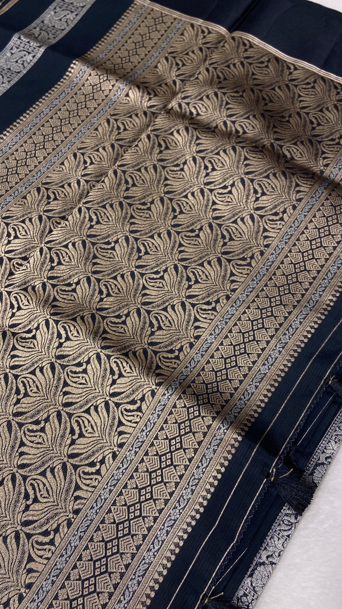 Premium Tassar Silk Saree🩶 - Kanjeevaram Silk Mandir