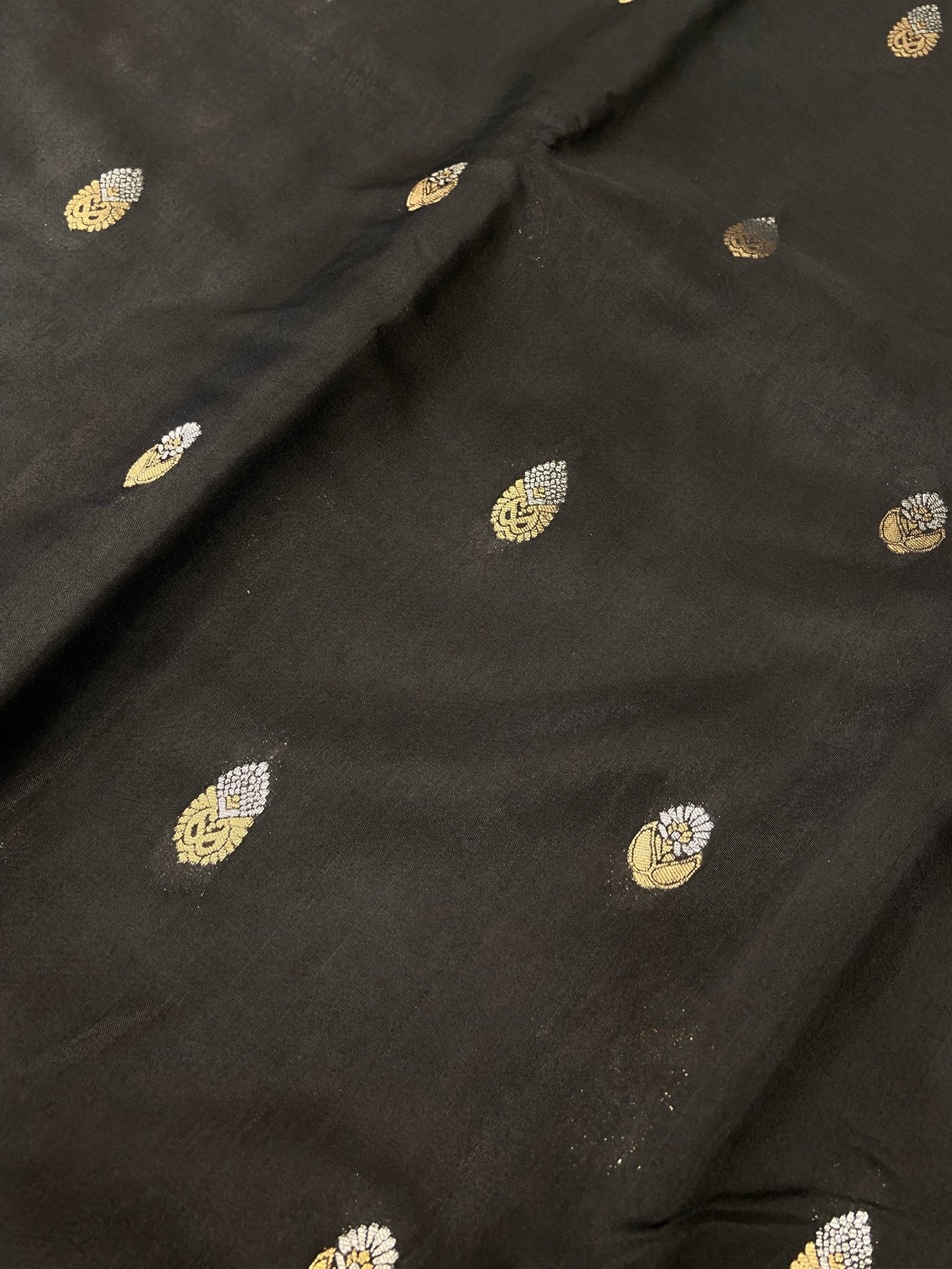 Premium viscose crepe saree - Kanjeevaram Silk Mandir