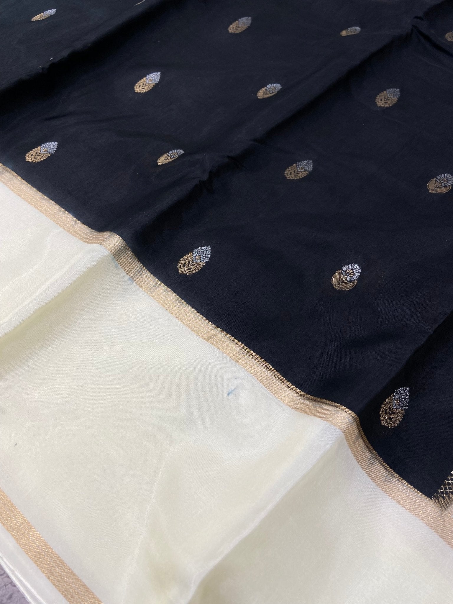 Premium viscose crepe saree - Kanjeevaram Silk Mandir