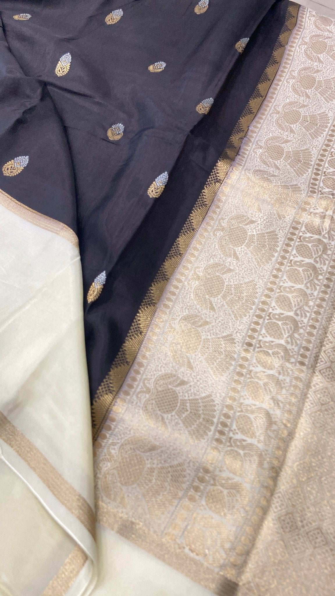 Premium viscose crepe saree - Kanjeevaram Silk Mandir