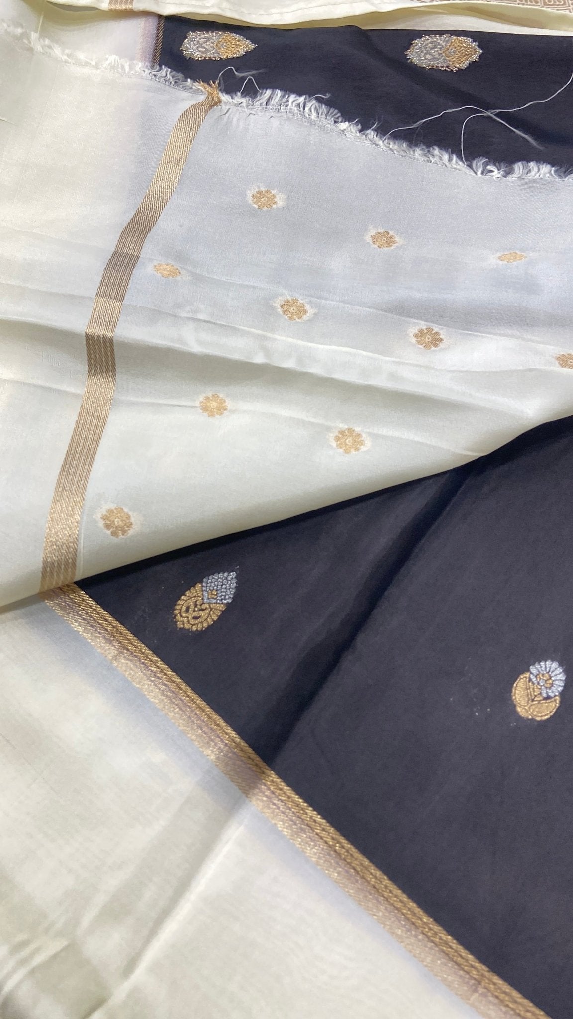 Premium viscose crepe saree - Kanjeevaram Silk Mandir