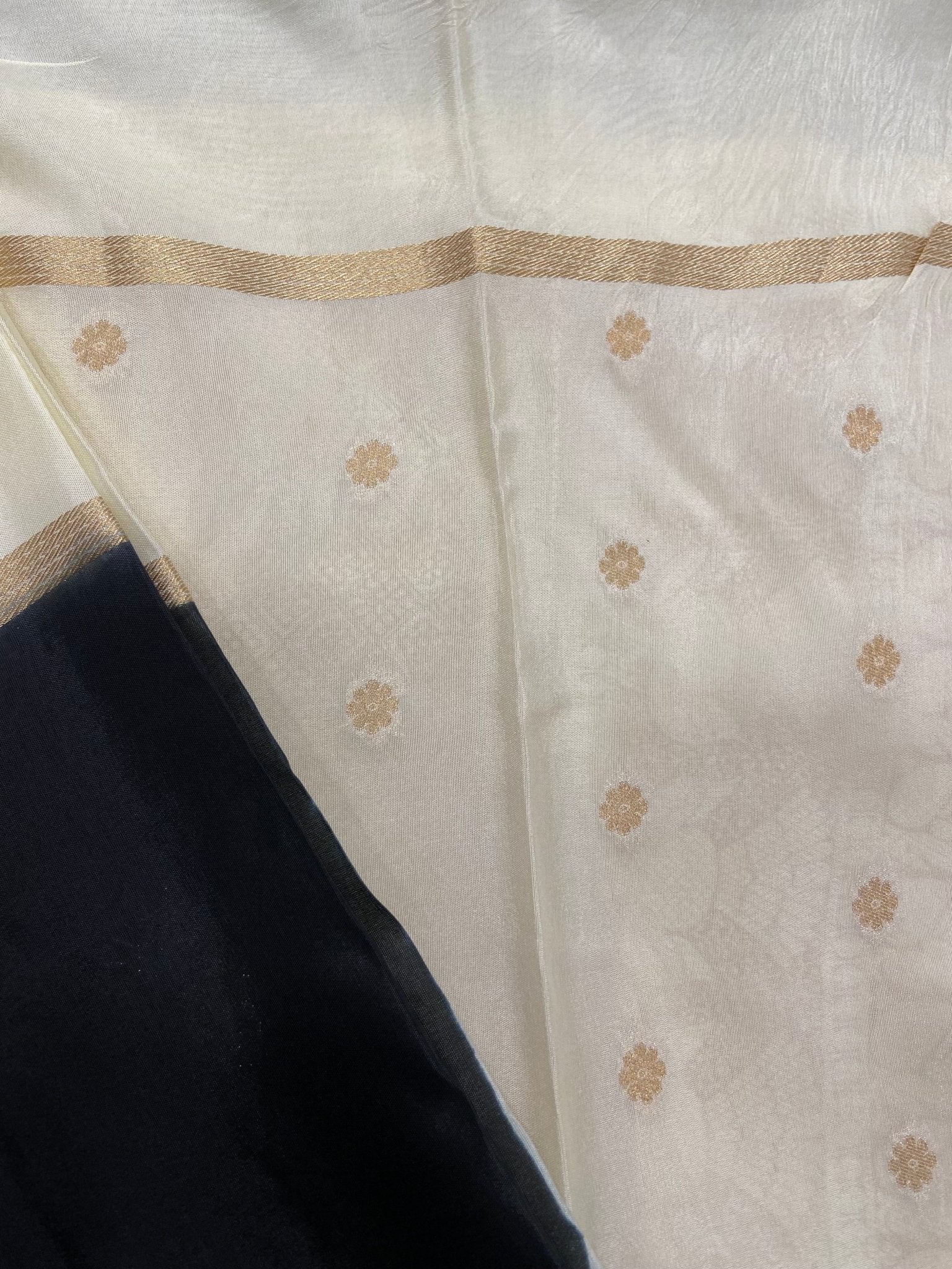 Premium viscose crepe saree - Kanjeevaram Silk Mandir
