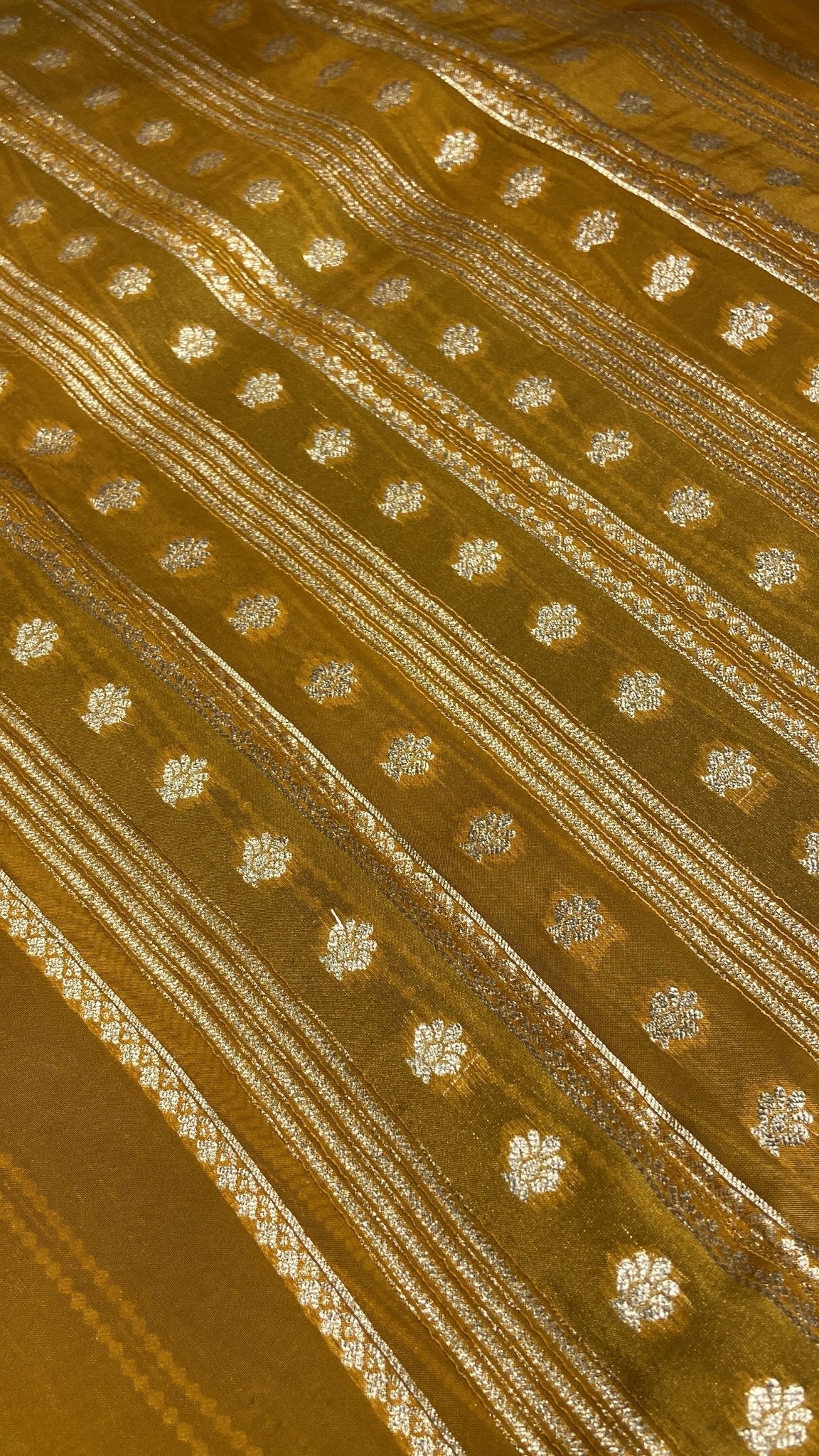 Pure Chinnon Saree💫 - Kanjeevaram Silk Mandir